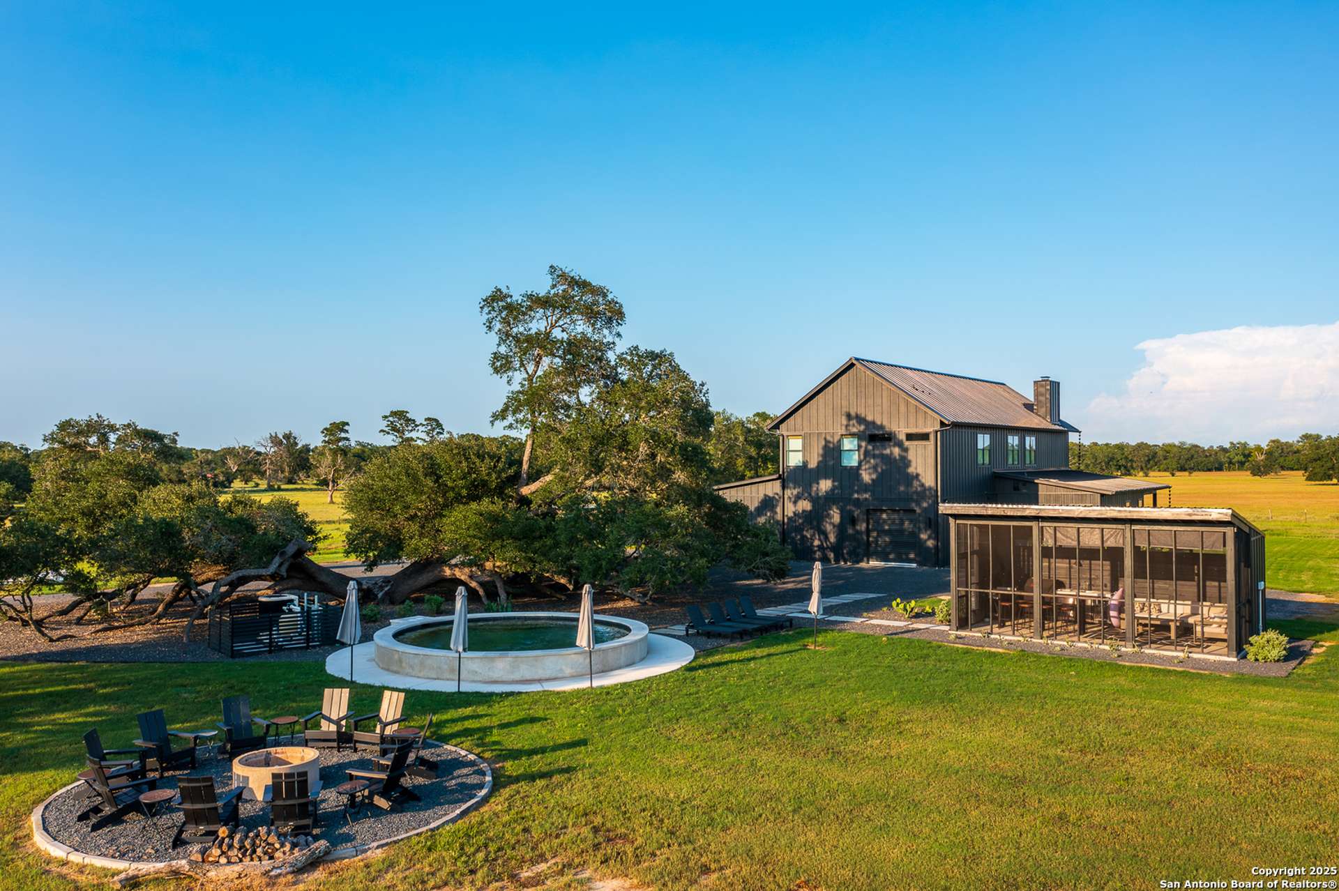 1071 Private Road 1090