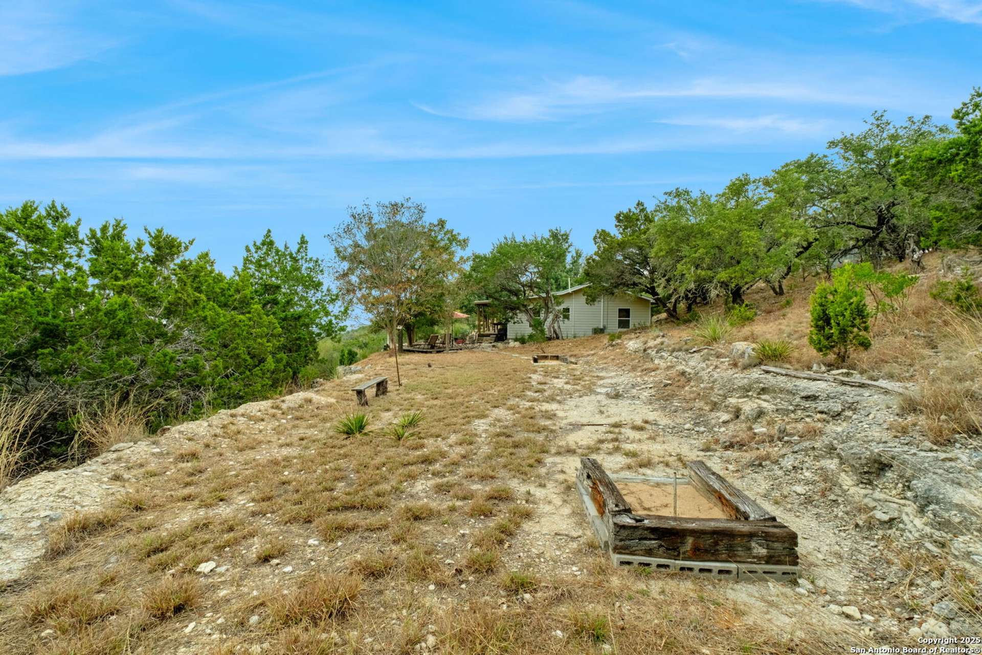 411 Valley View