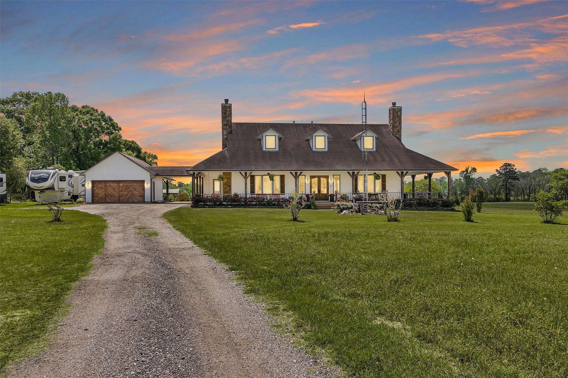 15586 Highway 105