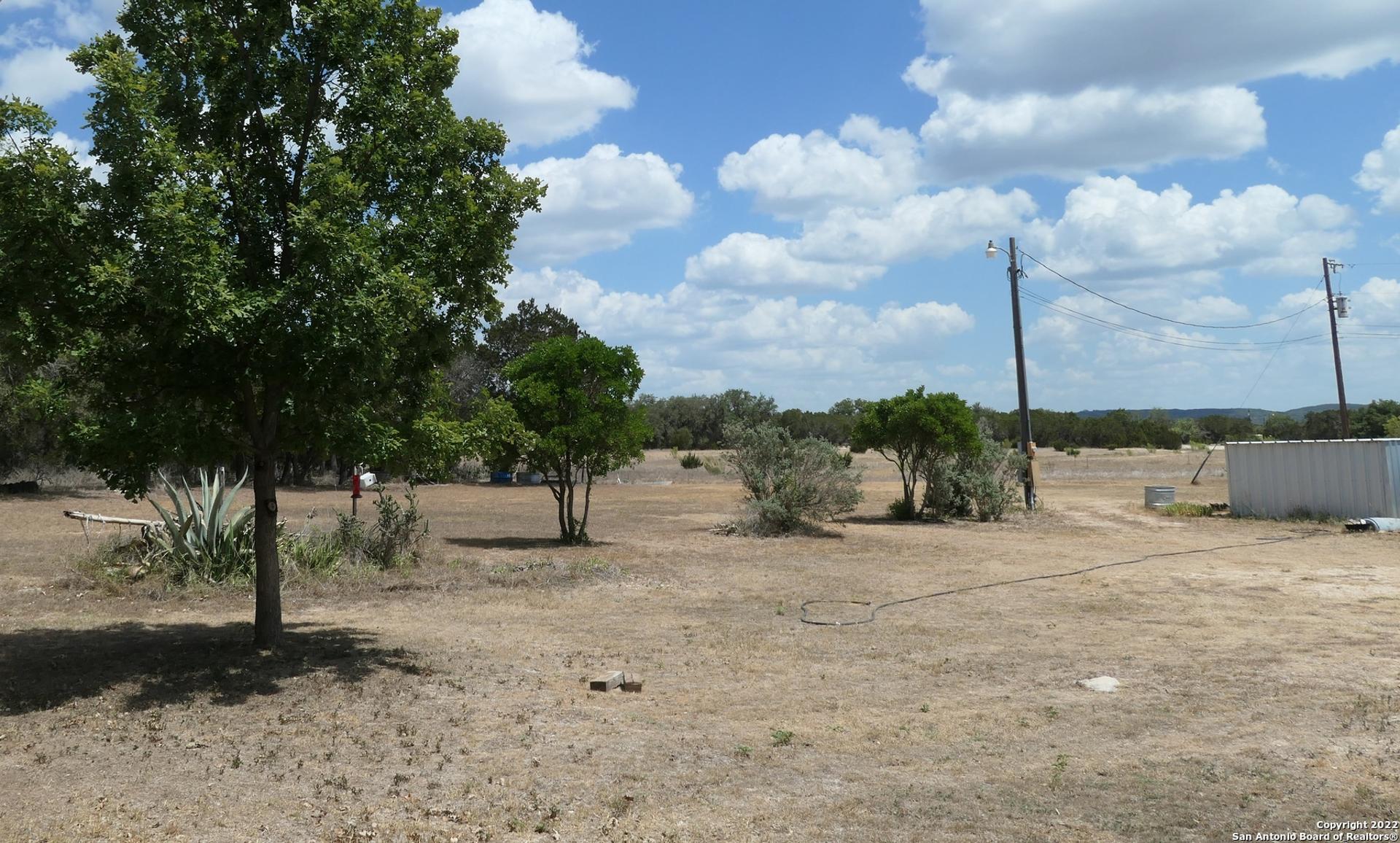 561 Hideaway Ln, PIPE_CREEK, TX, 78063