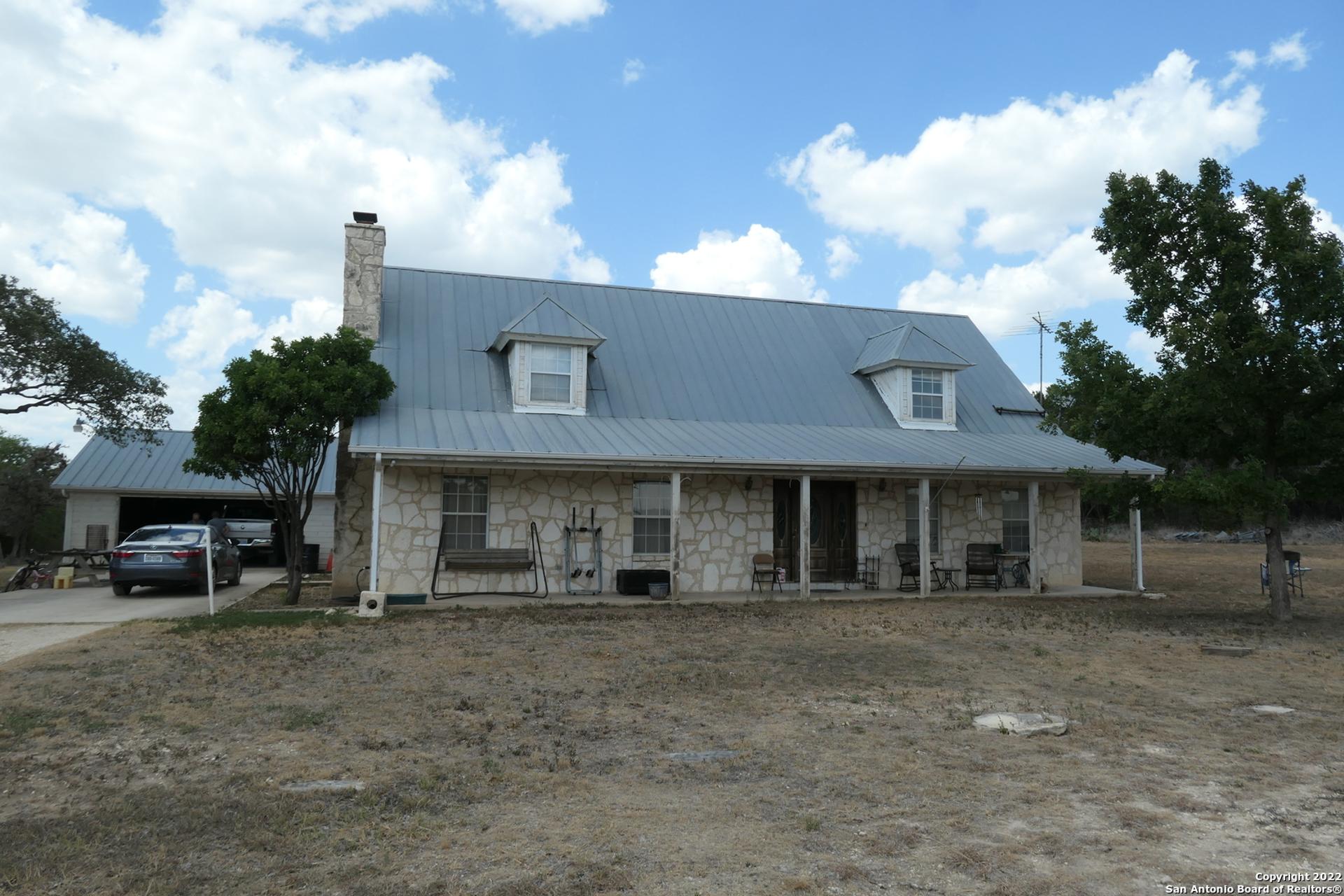 561 Hideaway Ln, PIPE_CREEK, TX, 78063