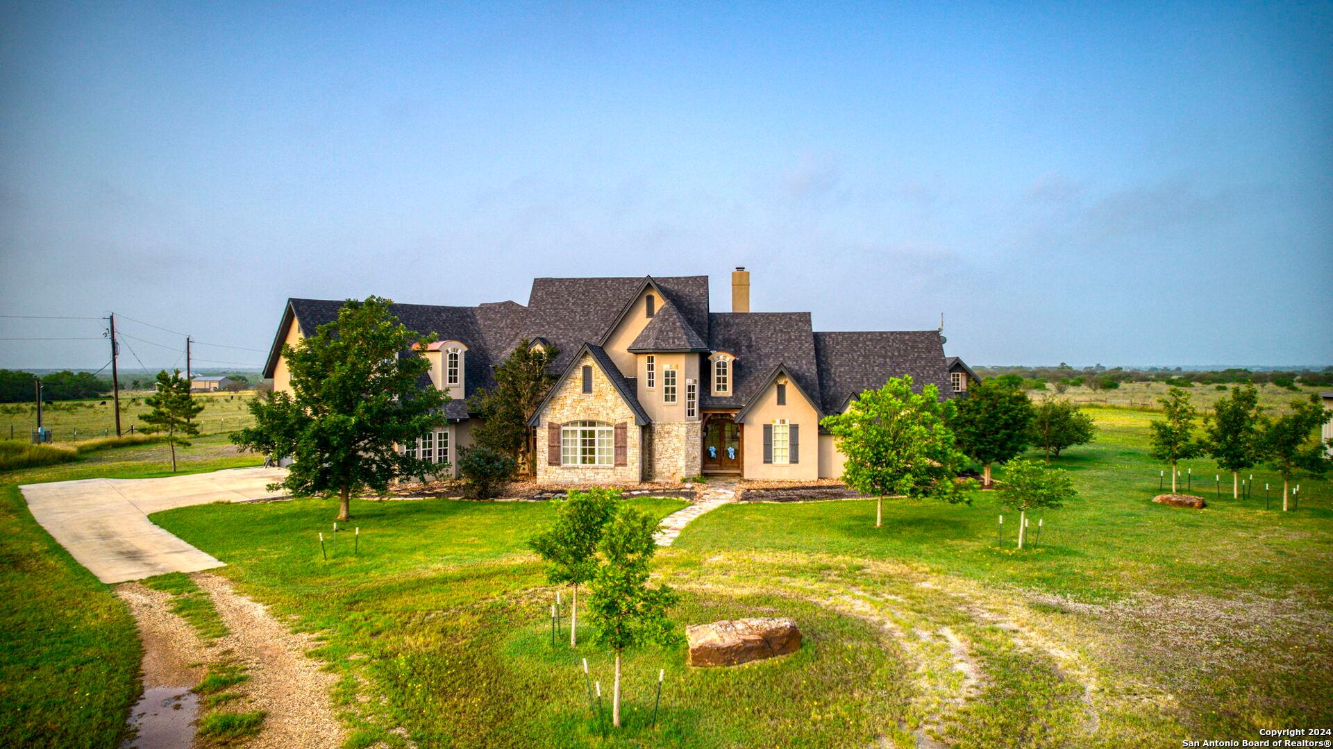 2538 COUNTY ROAD 223, FLORESVILL, TX, 78114-5151