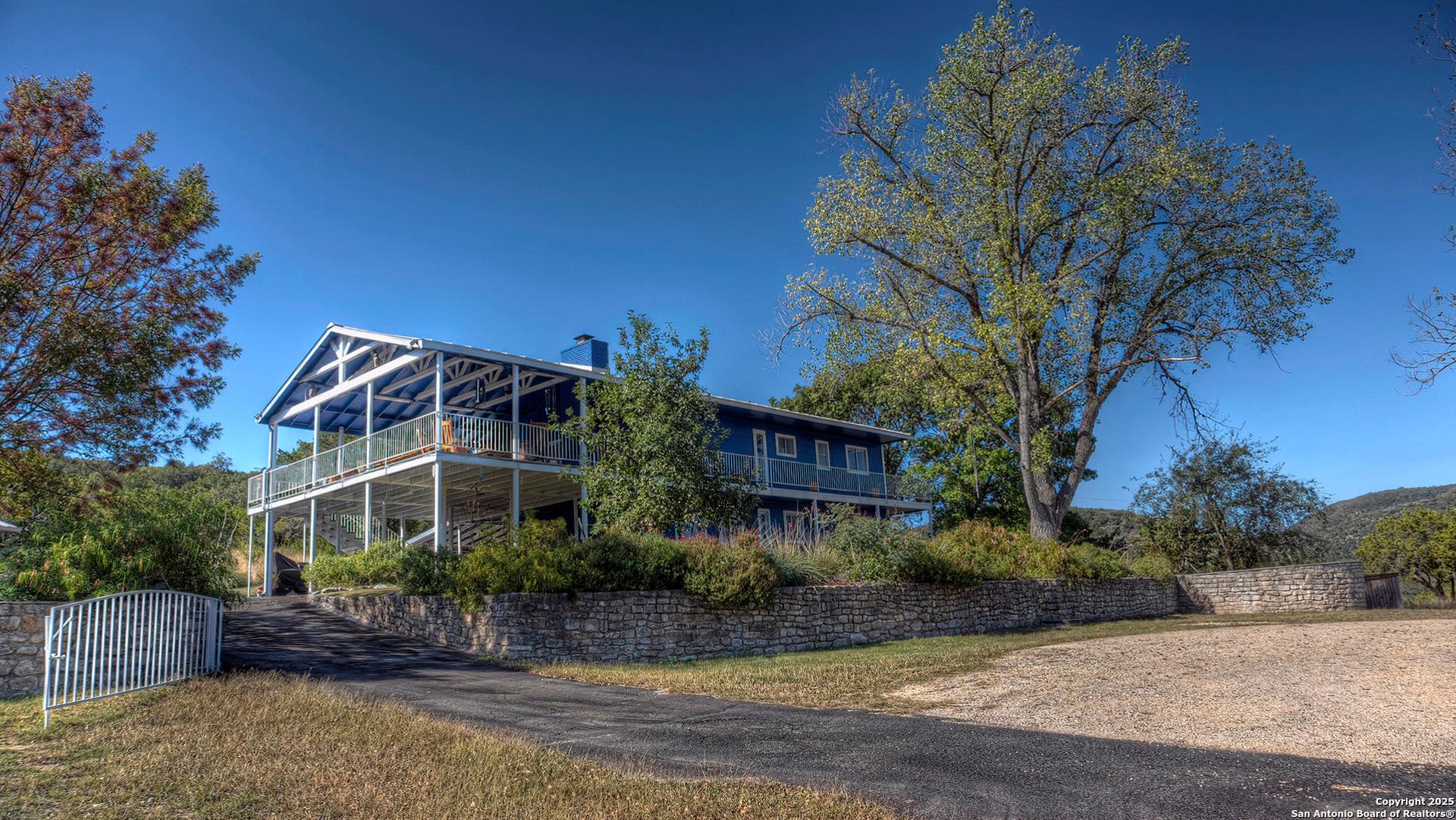 2027 Walter White Ranch Road, LEAKEY, TX, 78873