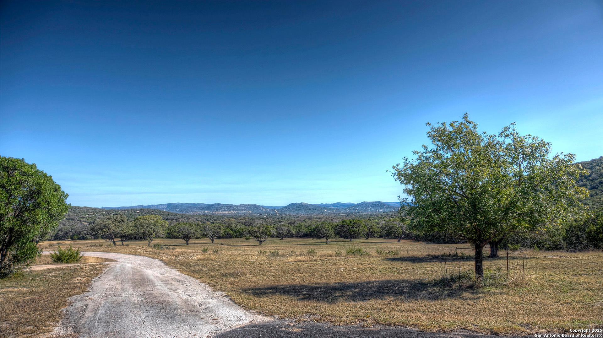 2027 Walter White Ranch Road, LEAKEY, TX, 78873