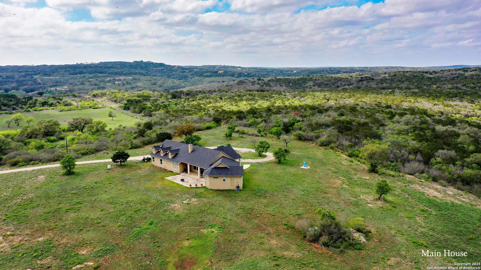 208 Private Road 378, RIO_MEDINA, TX, 78066