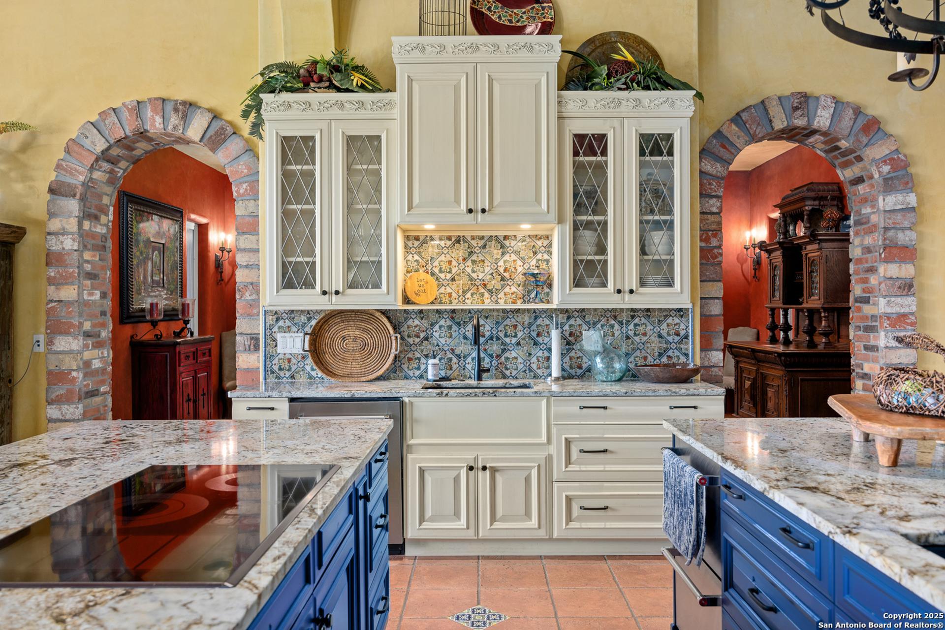 4198 BEAR SPRINGS RD, PIPE_CREEK, TX, 78063-5372