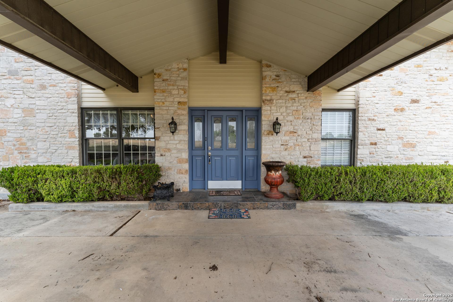 3590 County Road 4713, LACOSTE, TX, 78039