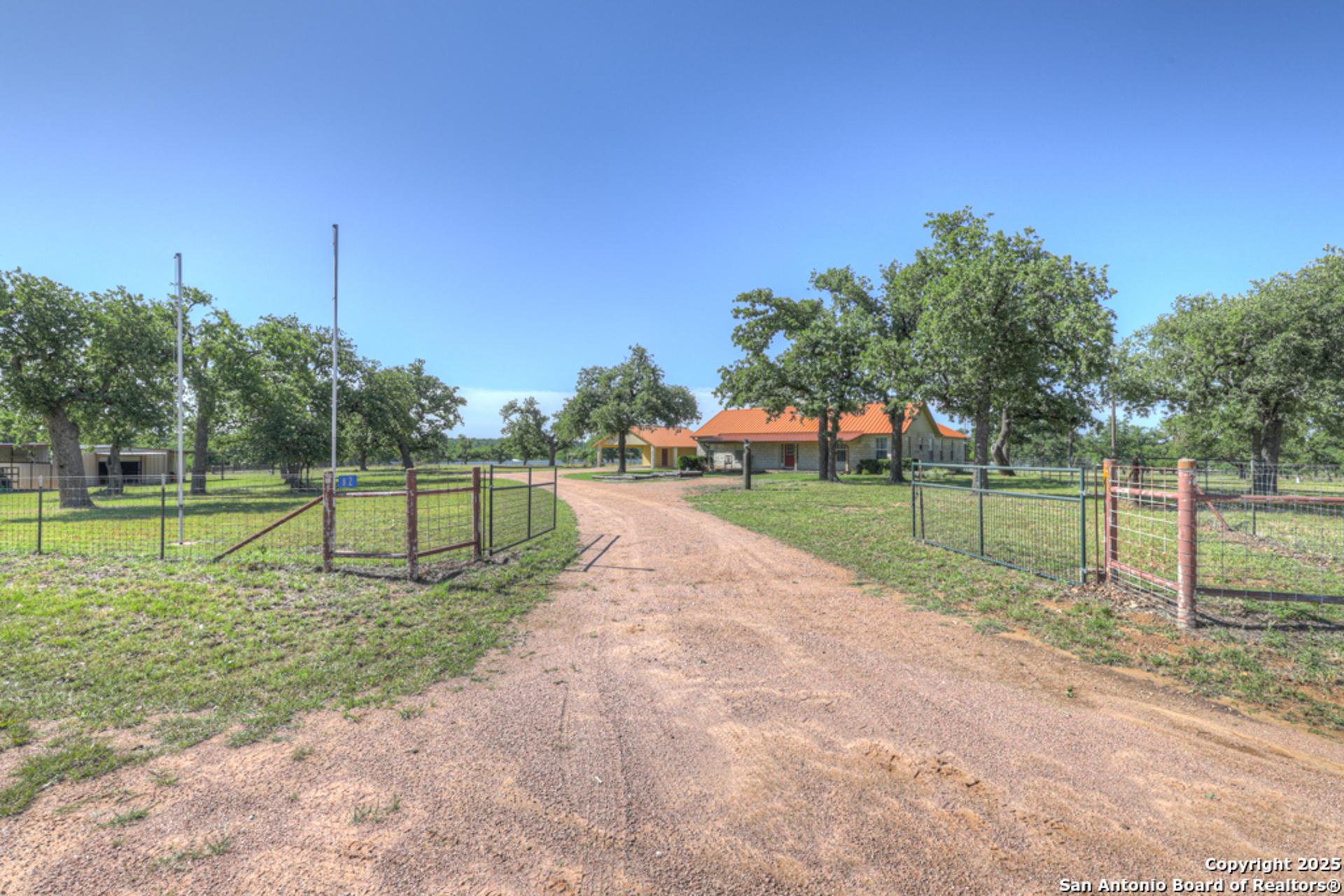 82 Bell Mountain, WILLOWCITY, TX, 78675