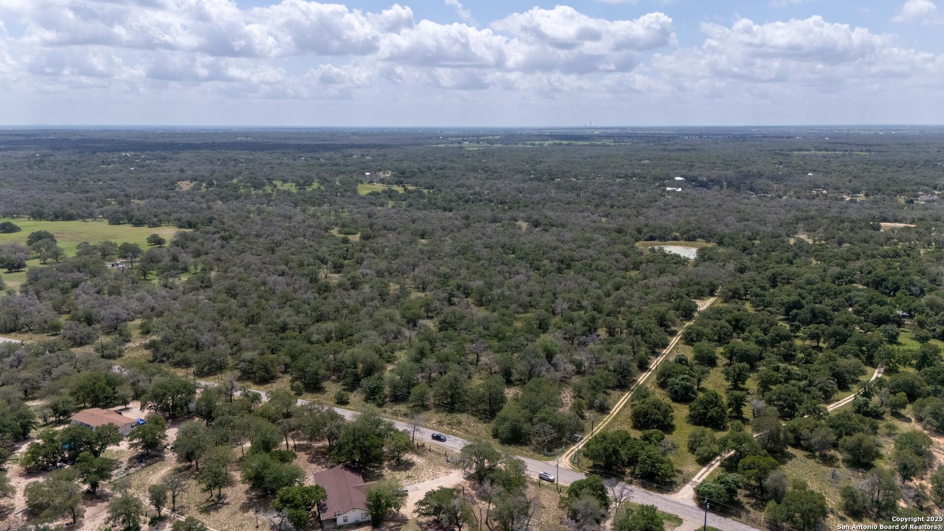 2404 County Road 320, FLORESVILL, TX, 78114