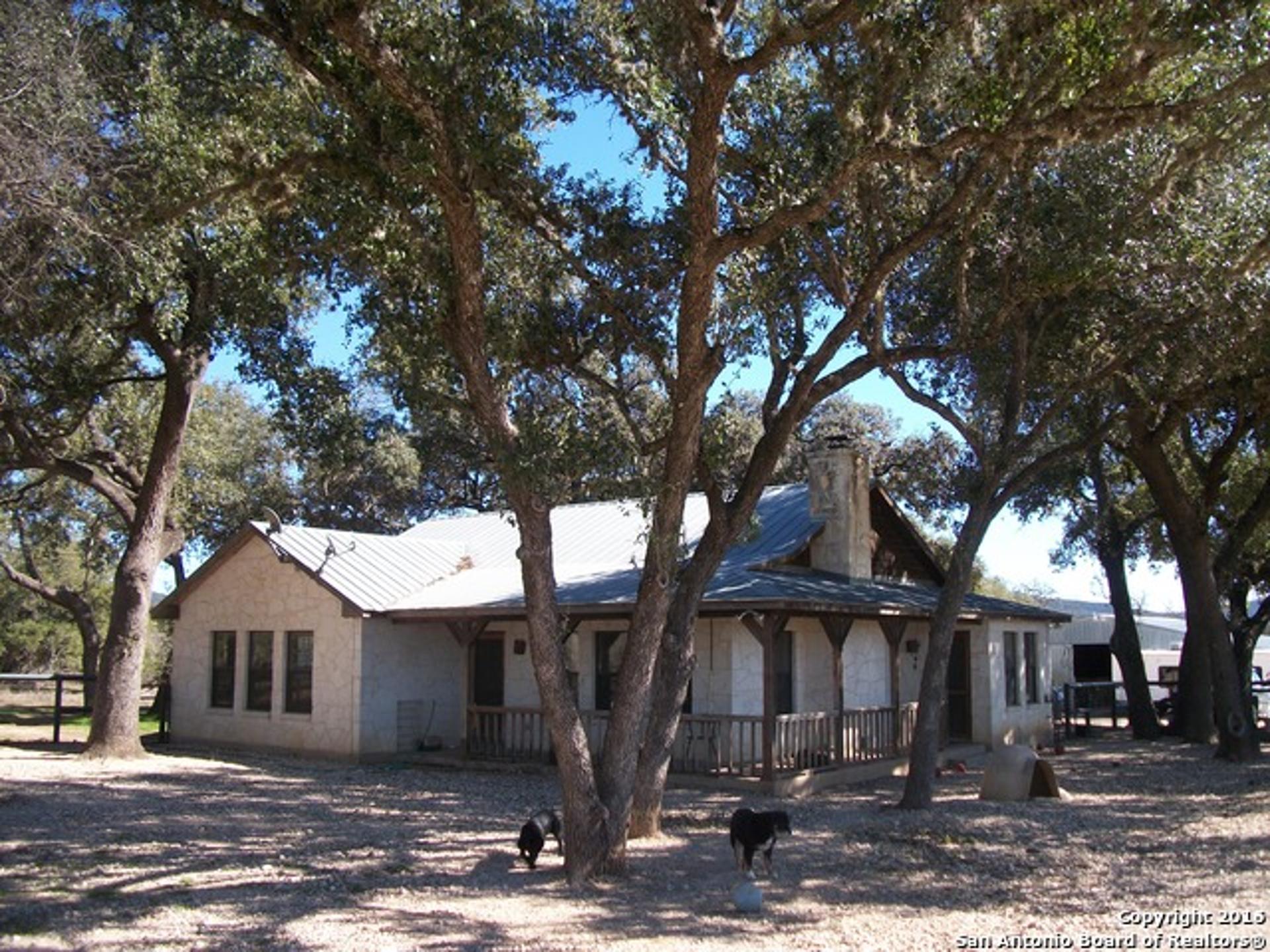11217 FM 470, TARPLEY, TX, 78883
