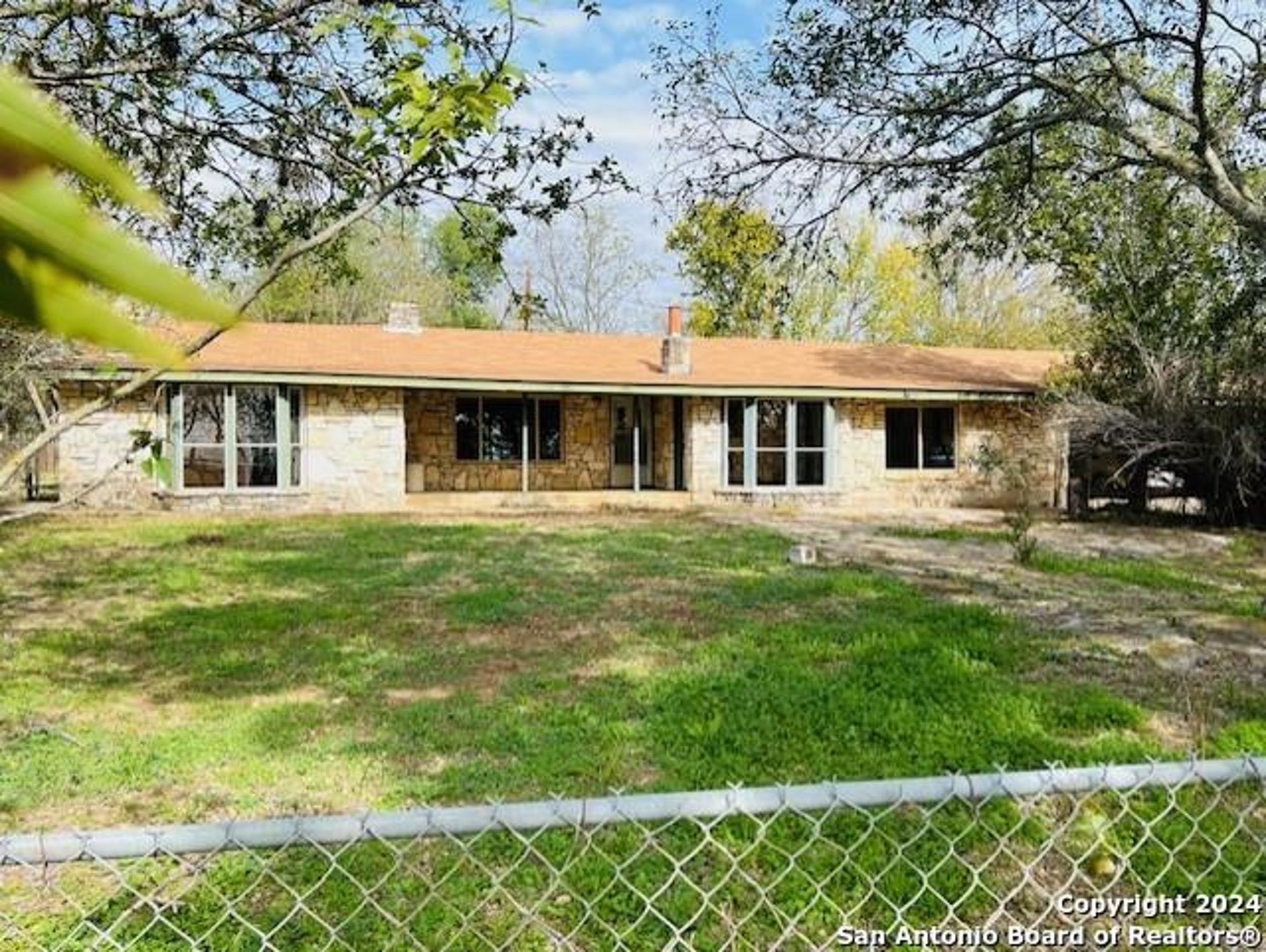 6268 Highway 27, CENTERPOIN, TX, 78010