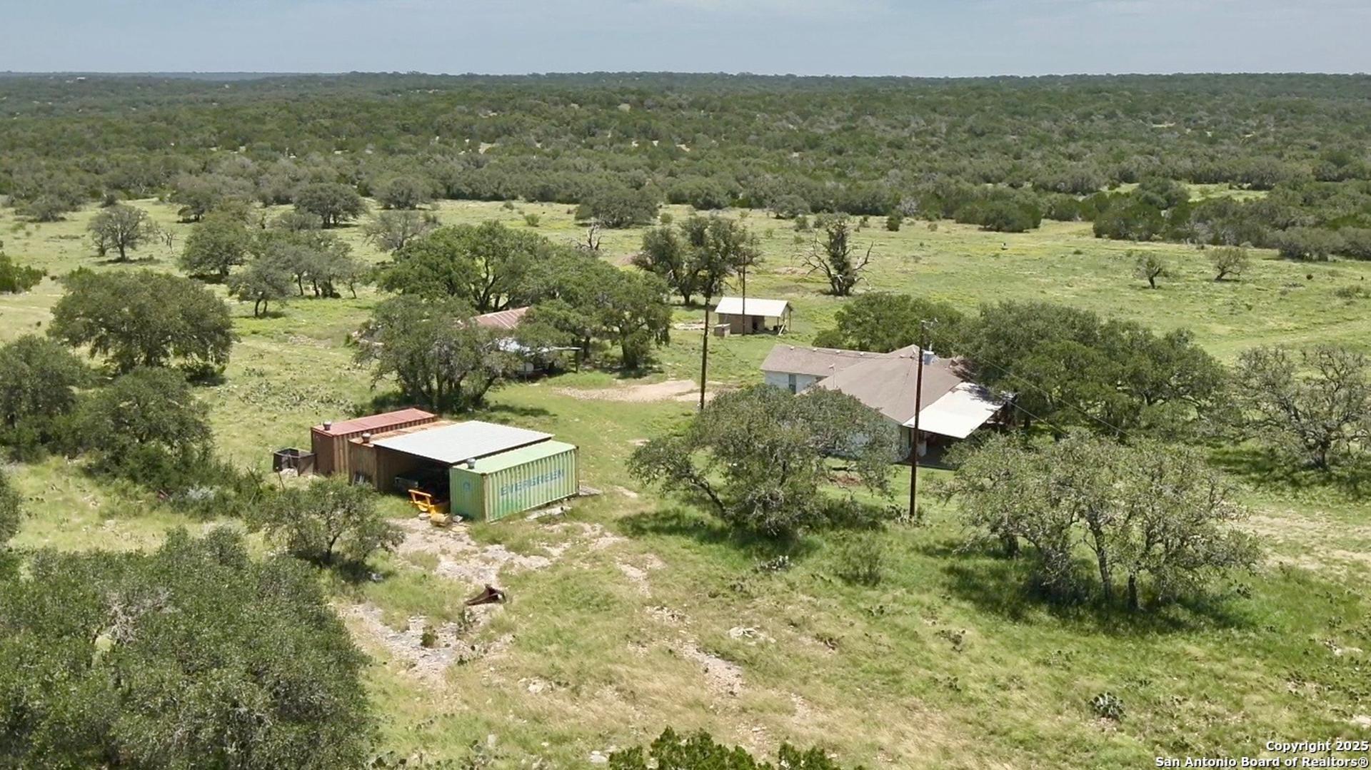 104 SD 14070, ROCKSPRING, TX, 78880