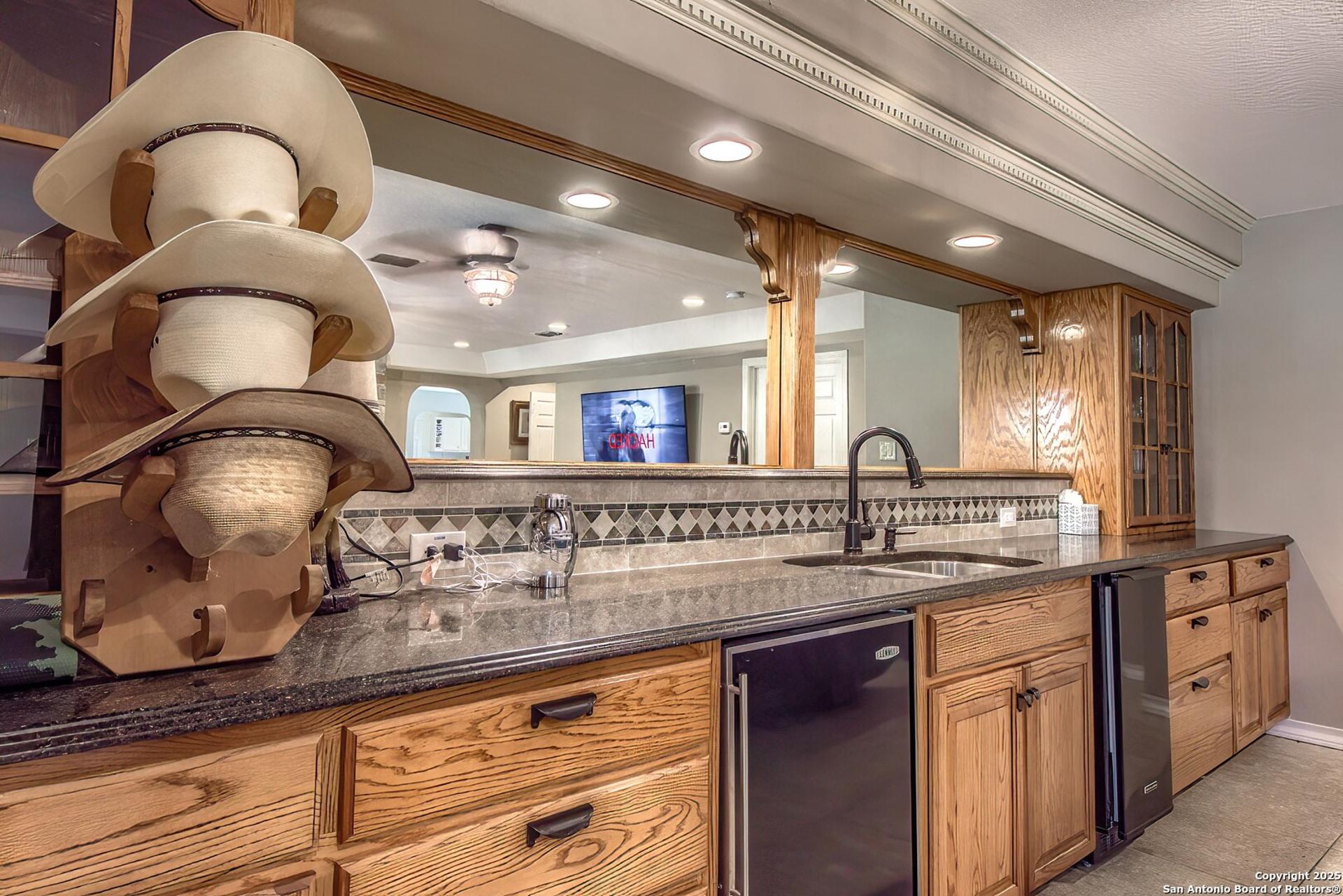 5464 Coughran Rd, PLEASANTON, TX, 78064