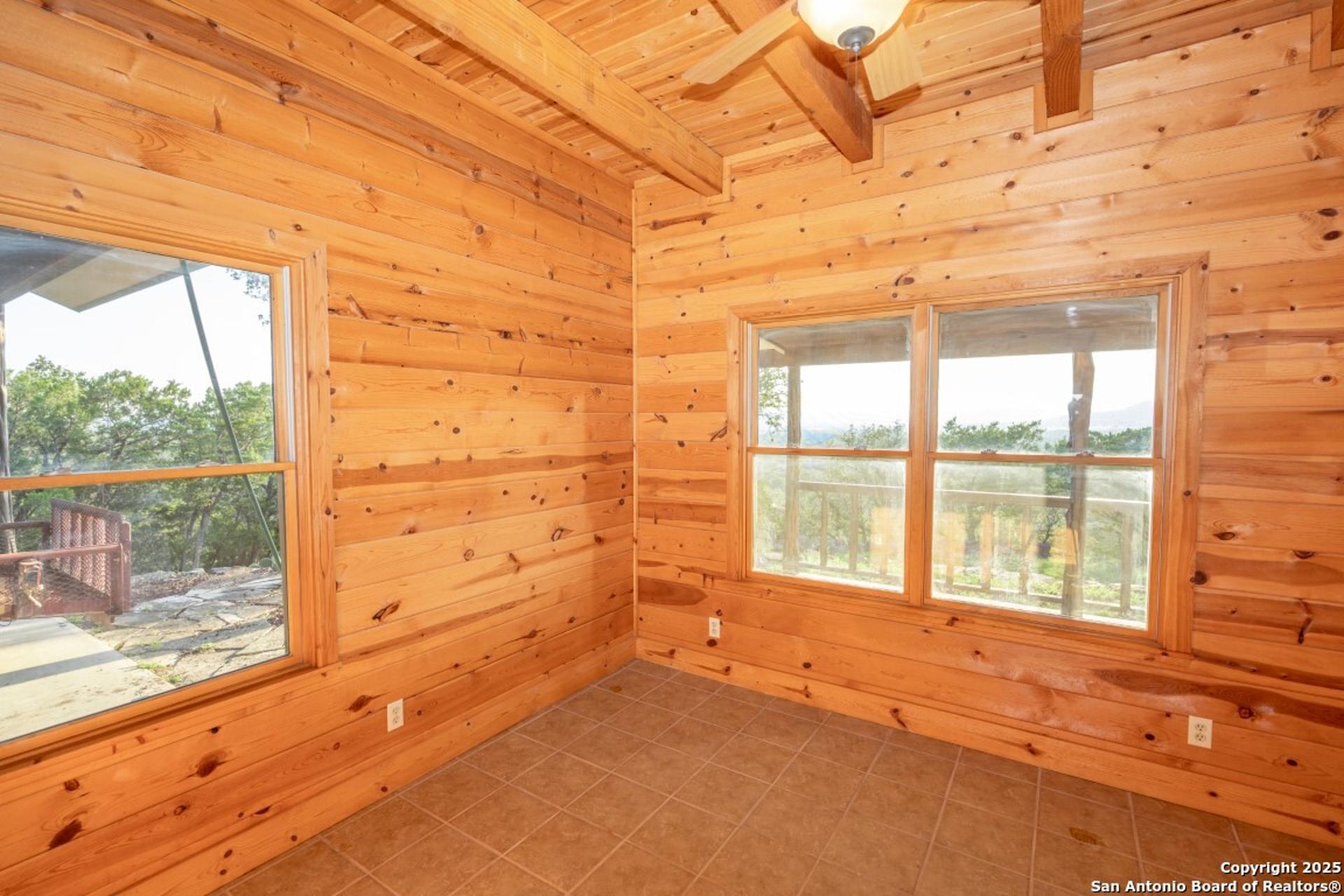 599 Mountain View Road, UTOPIA, TX, 78884