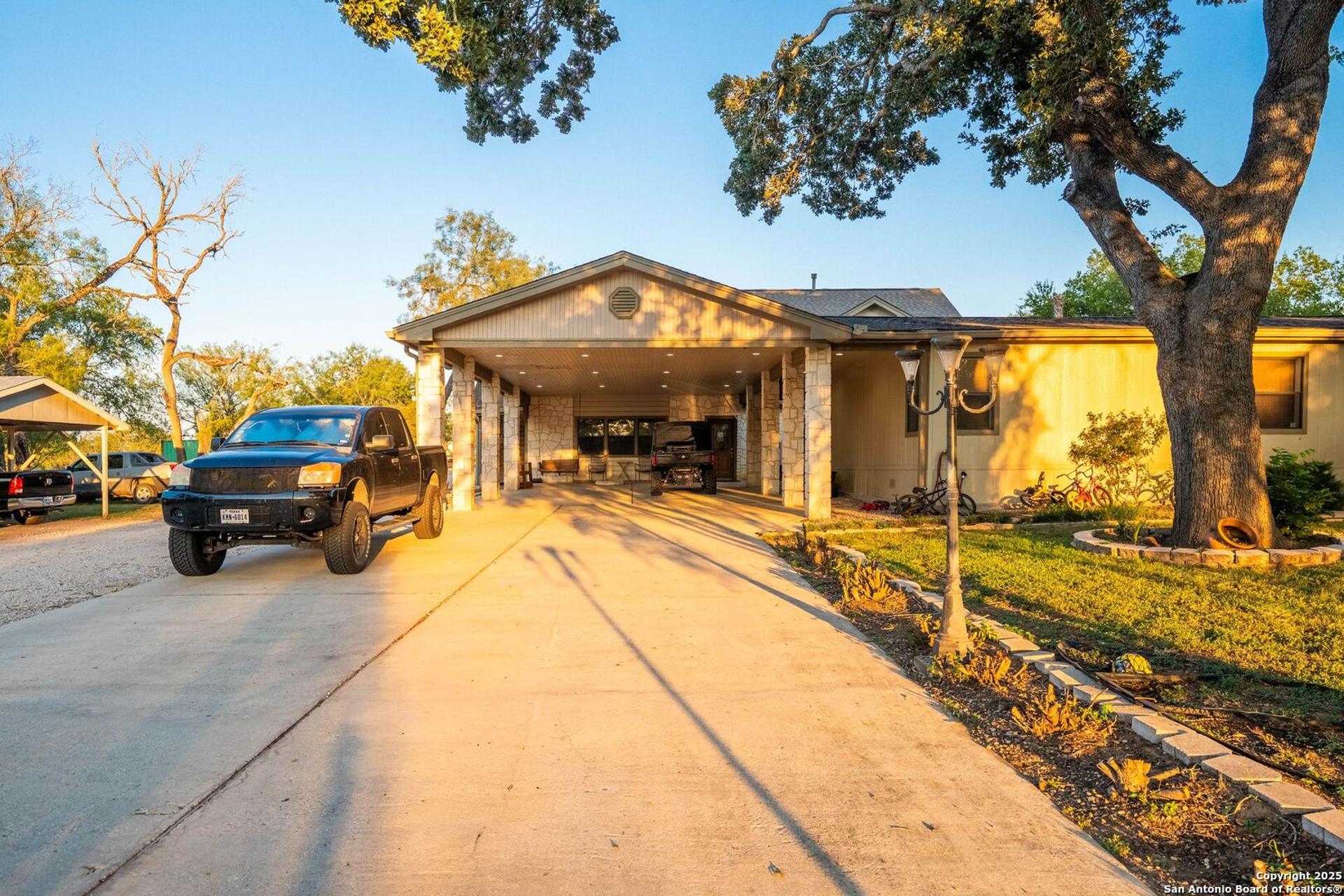 4514 Billy Sames Dr, ADKINS, TX, 78101