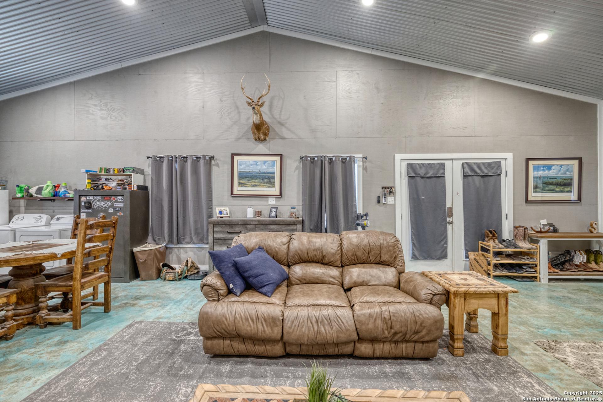 944 FM 1049, KNIPPA, TX, 78870-3020