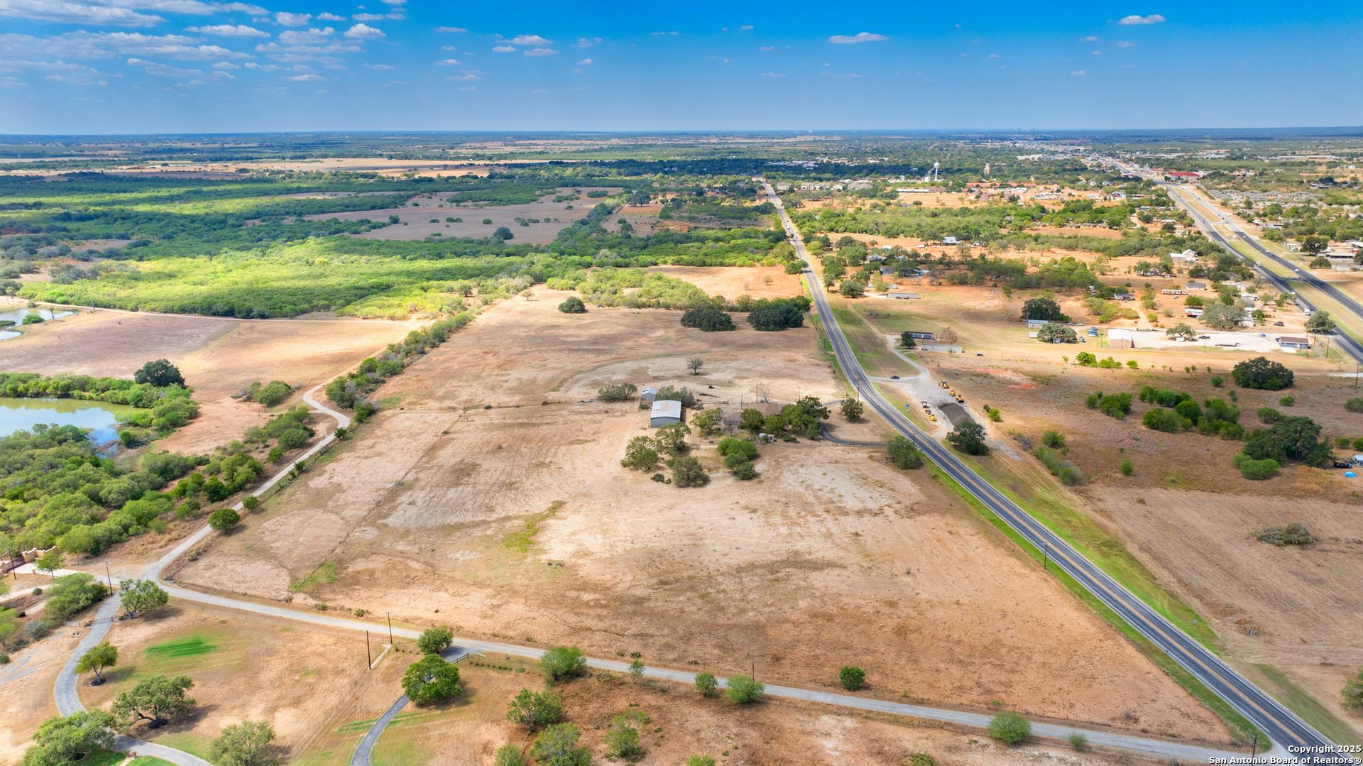 550 Bus Loop 181 S, FLORESVILL, TX, 78114