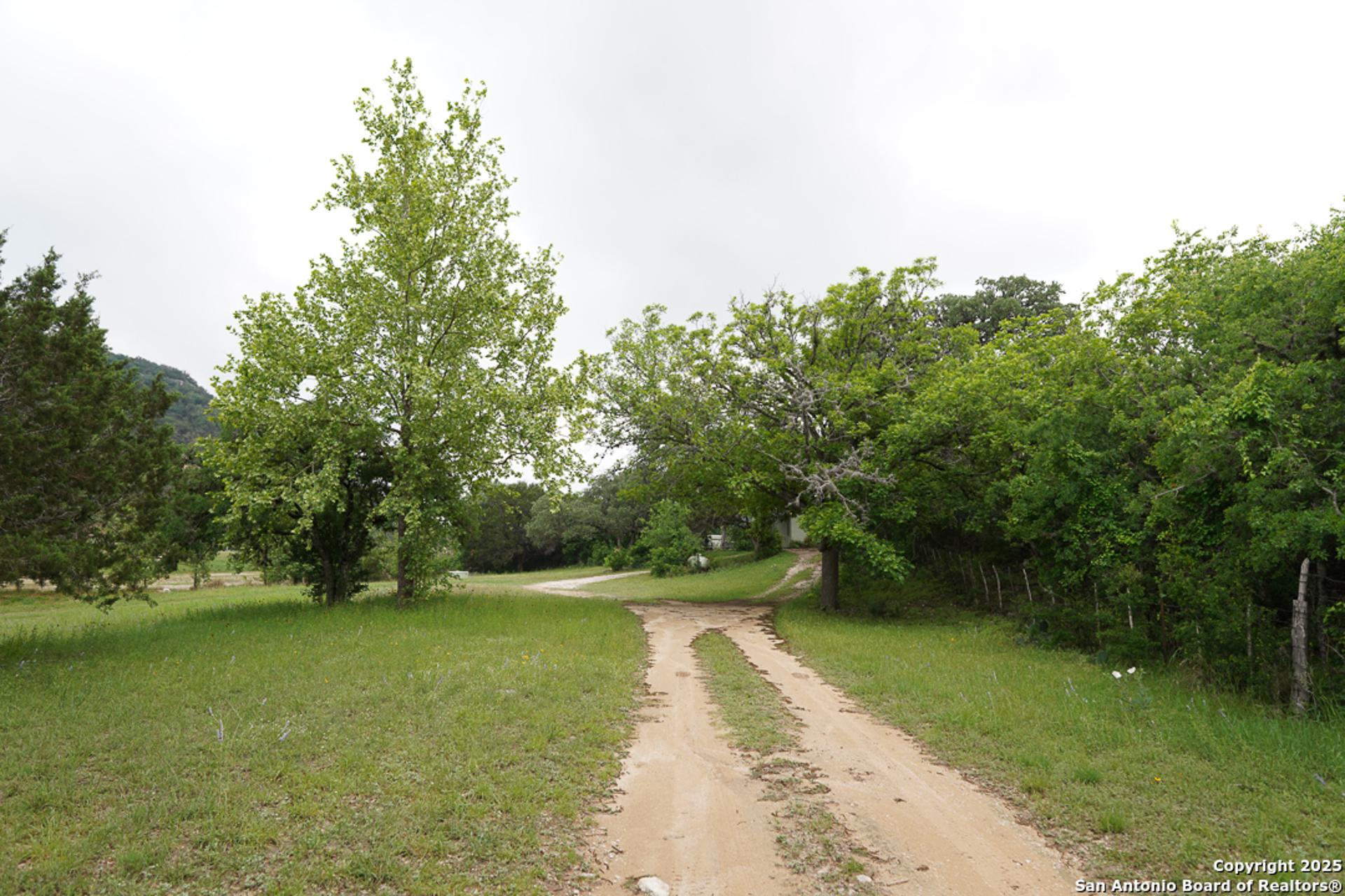 35298 FM 187, VANDERPOOL, TX, 78885