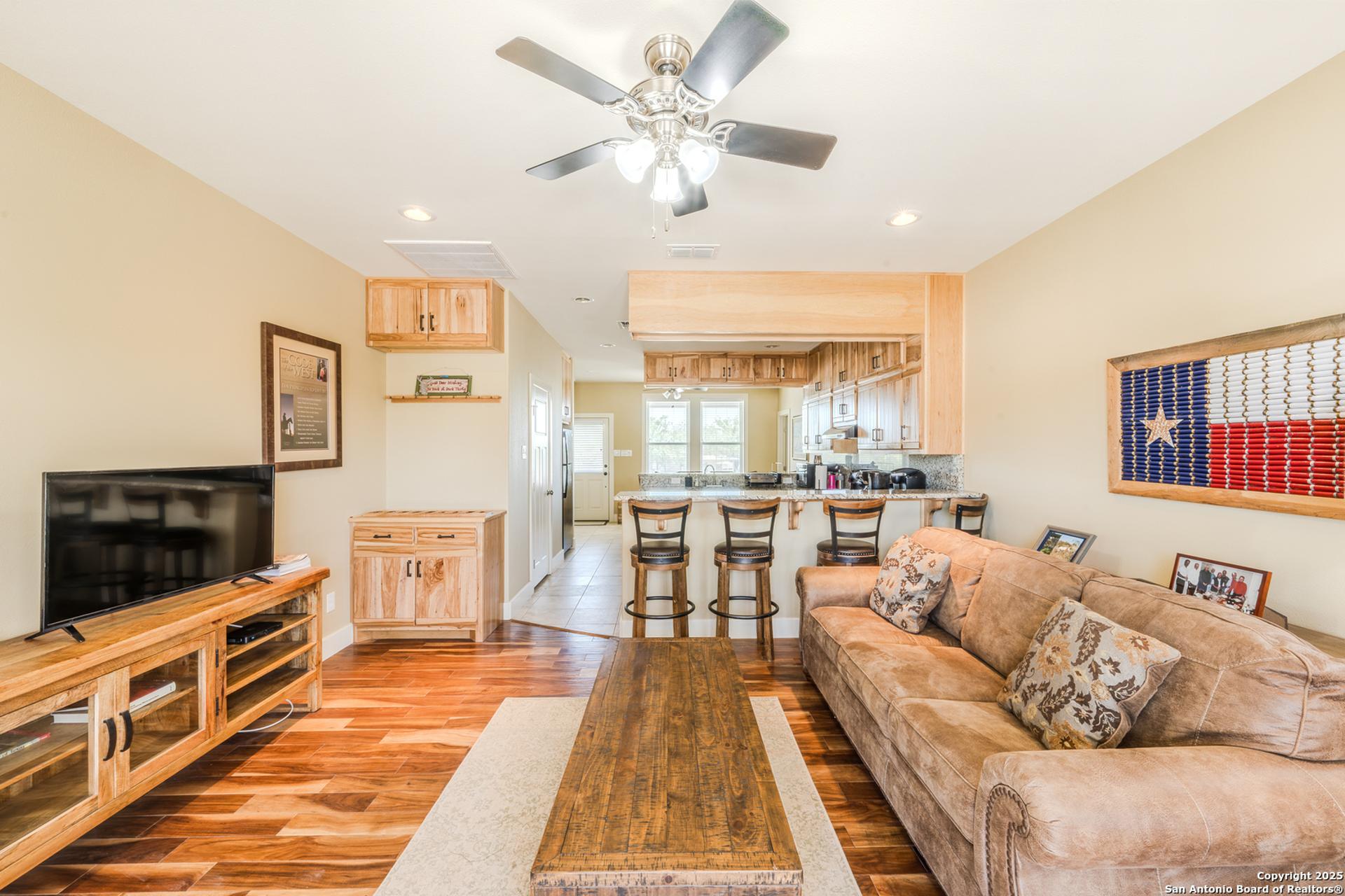 277 us -277, BRACKETTVI, TX, 78832
