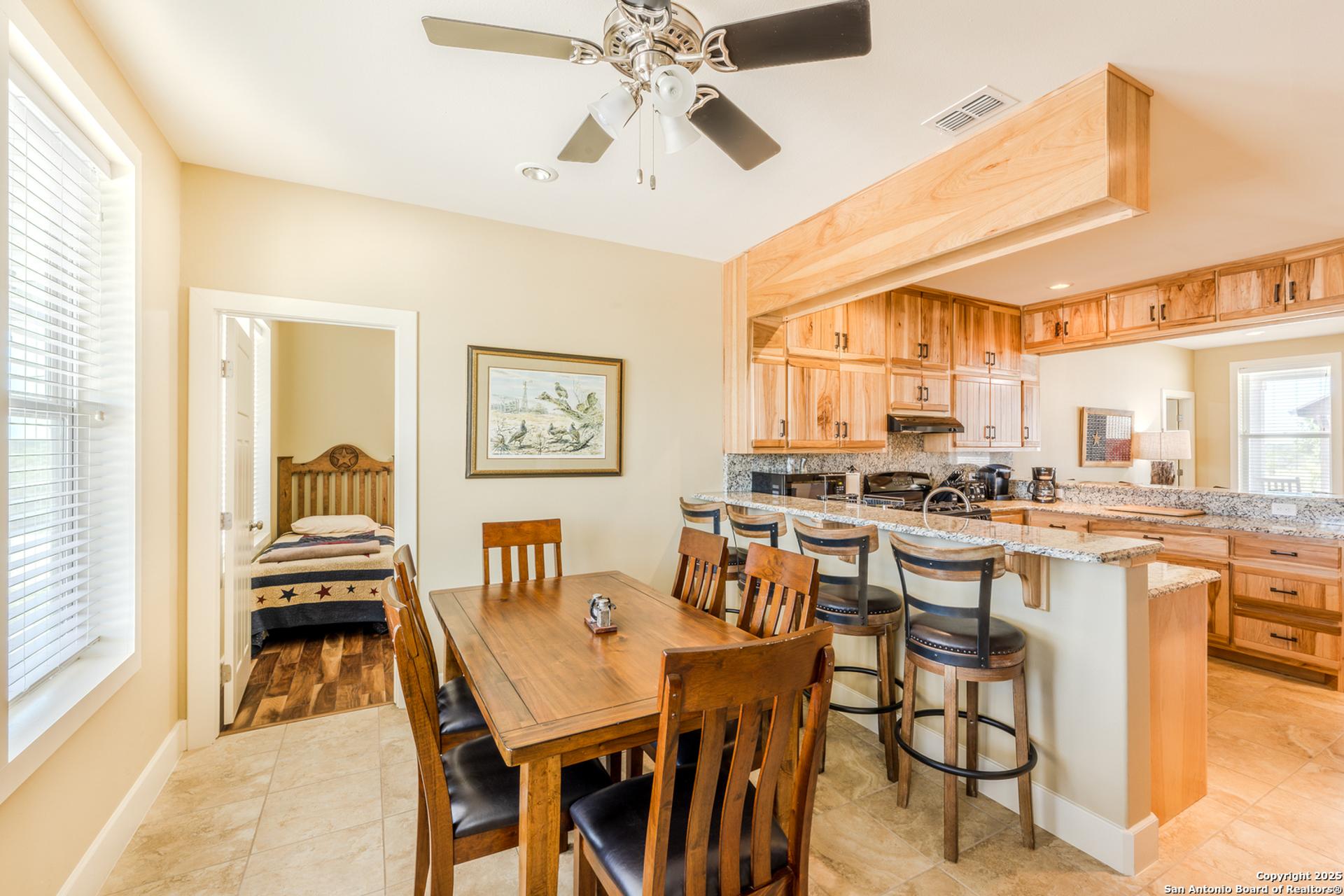 277 us -277, BRACKETTVI, TX, 78832