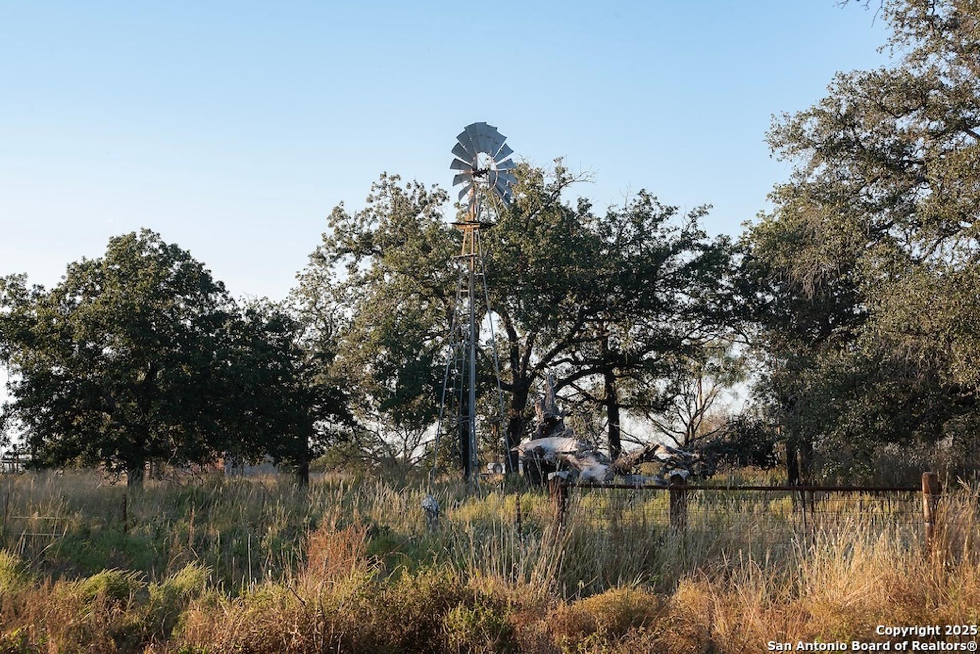 000 Black Jack Road, FREDONIA, TX, 76842