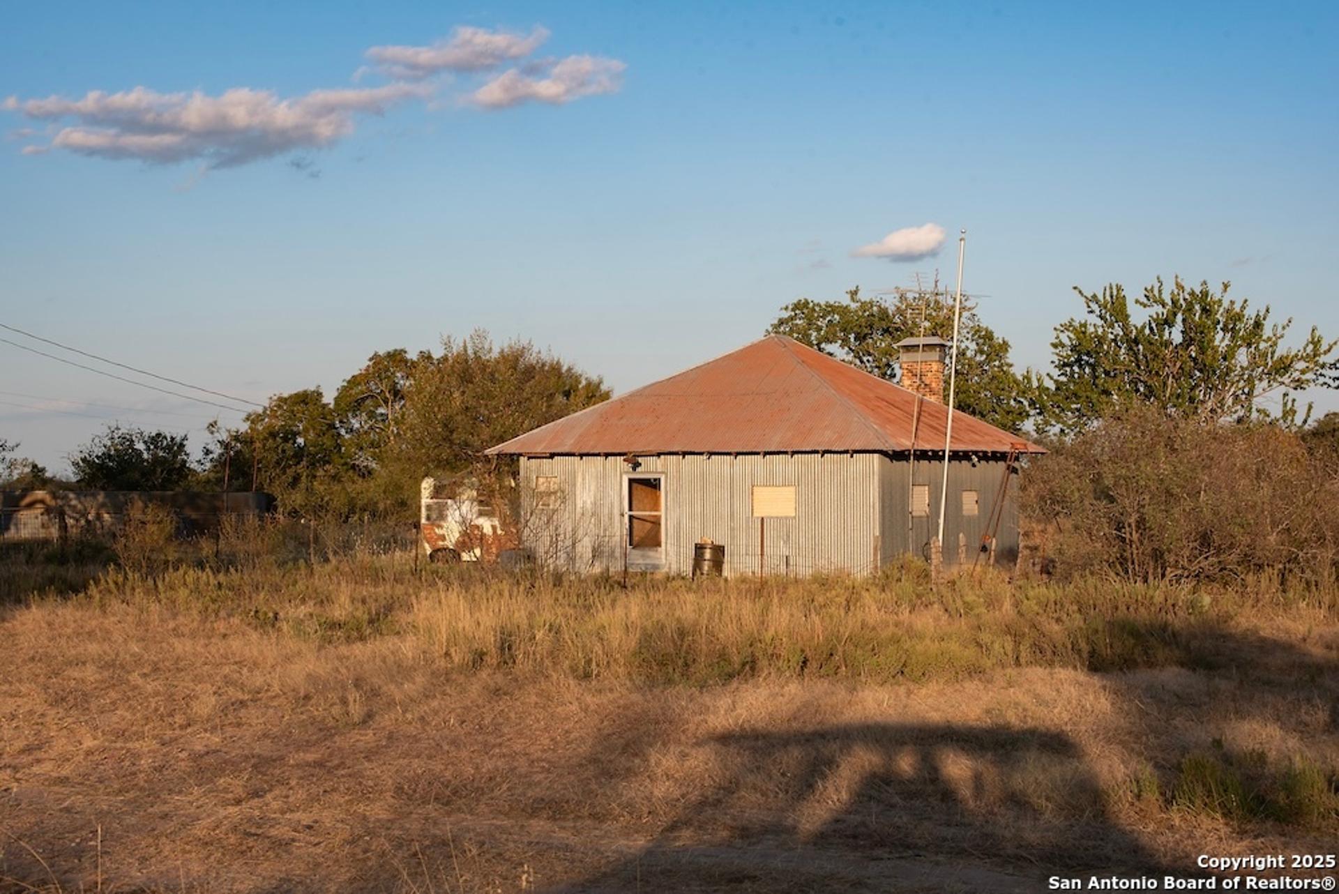 000 Black Jack Road, FREDONIA, TX, 76842
