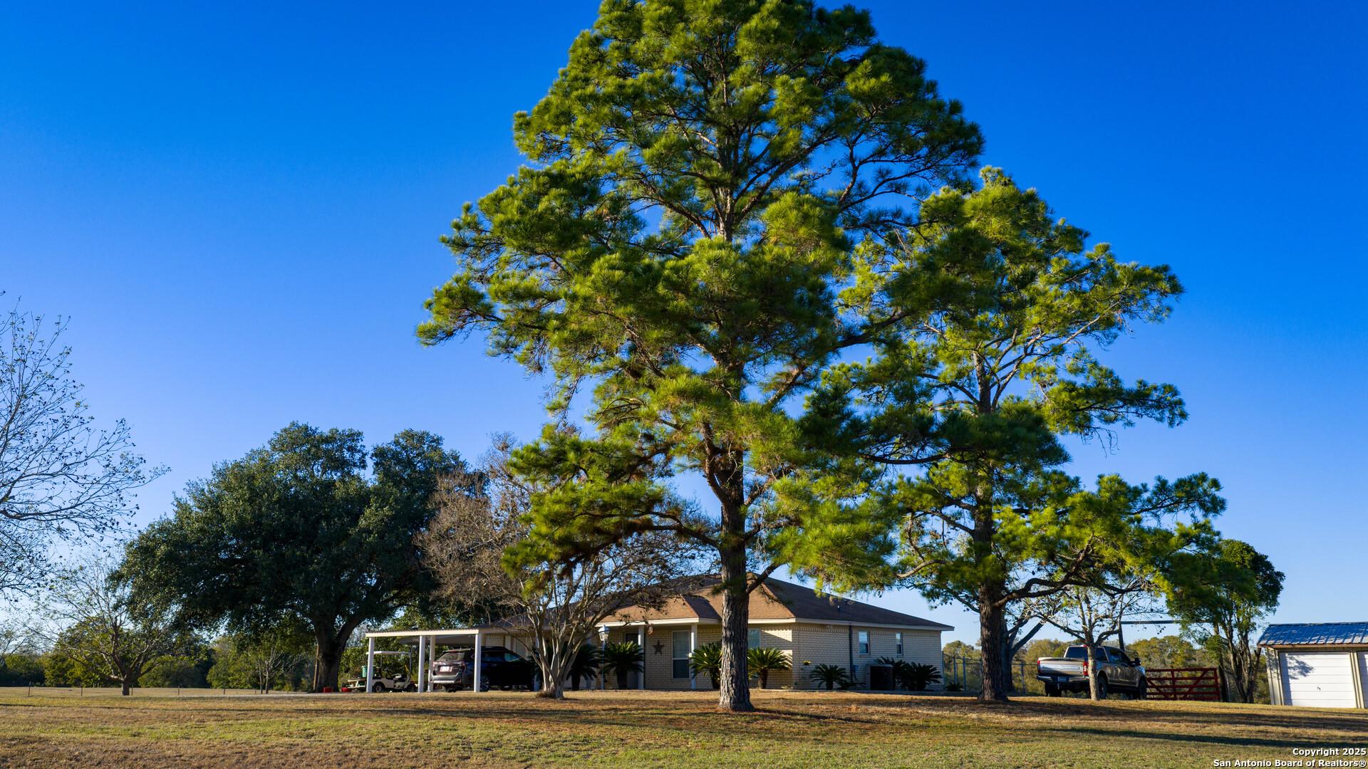 380 Clinton Rd, CUERO, TX, 77954