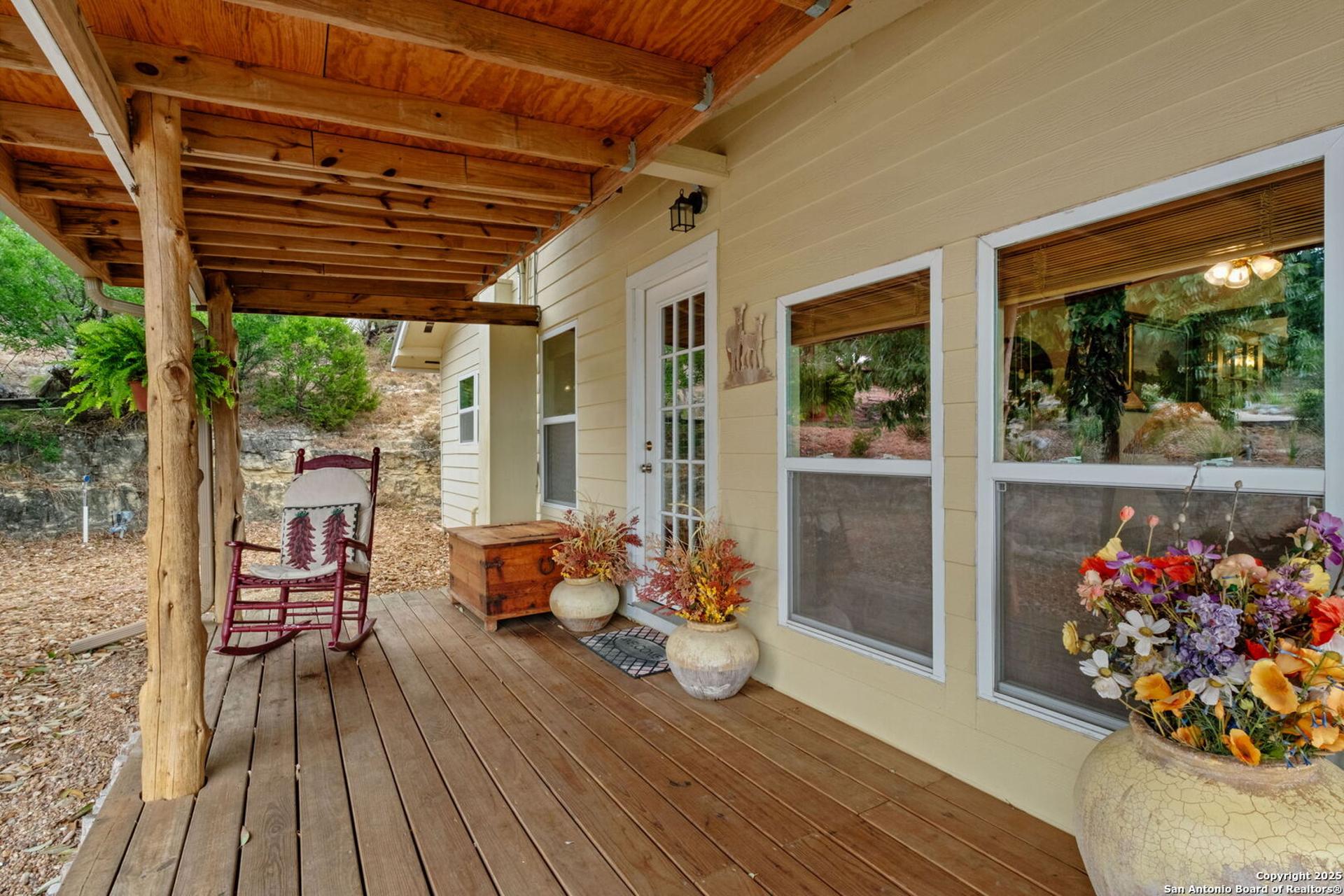 411 Valley View, PIPE_CREEK, TX, 78063