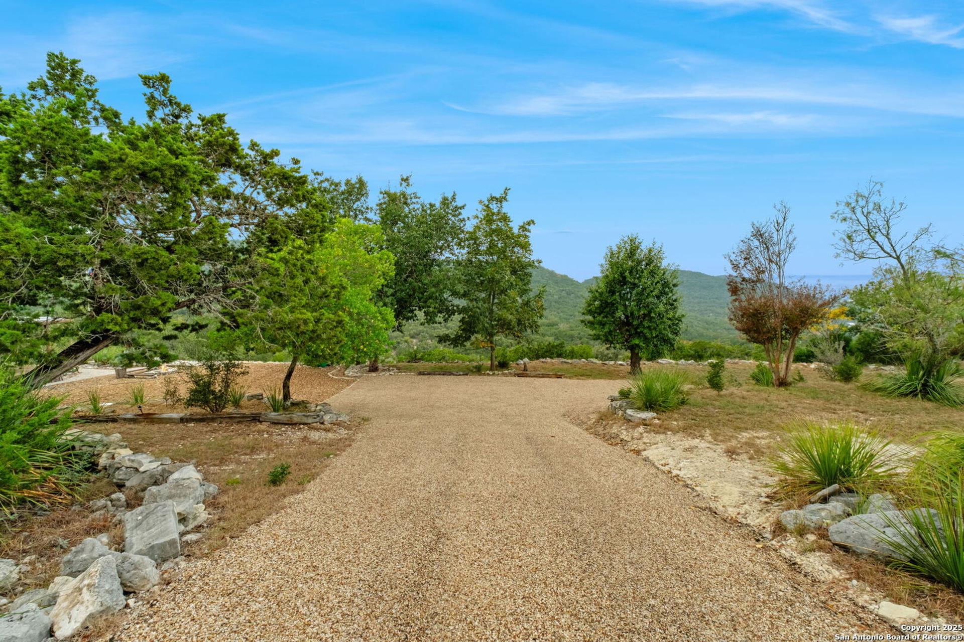 411 Valley View, PIPE_CREEK, TX, 78063