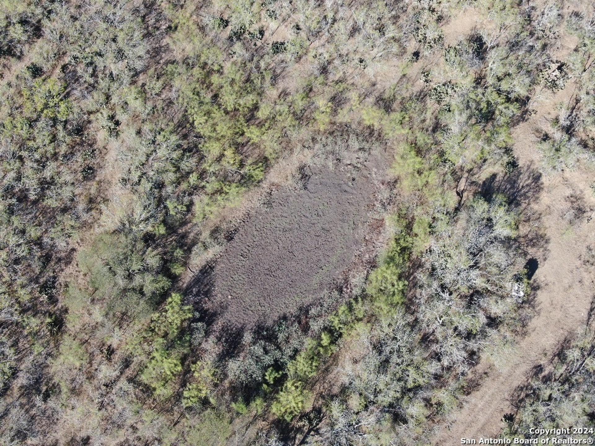 6459 Fm 536, FLORESVILL, TX, 78114