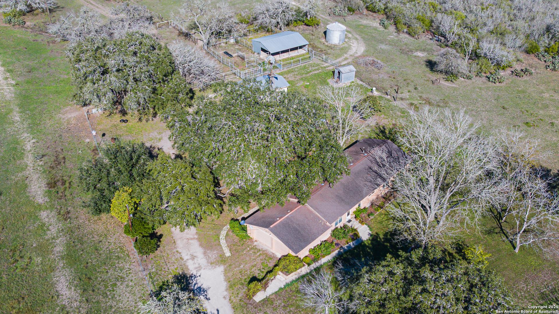 1173 Charco Rd, TULETA, TX, 78162