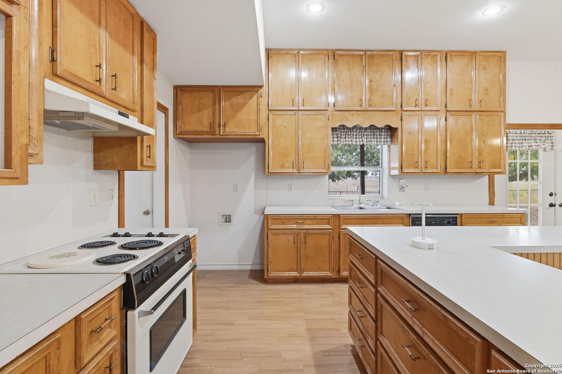 9325 Fm 1339, MARTINDALE, TX, 78655