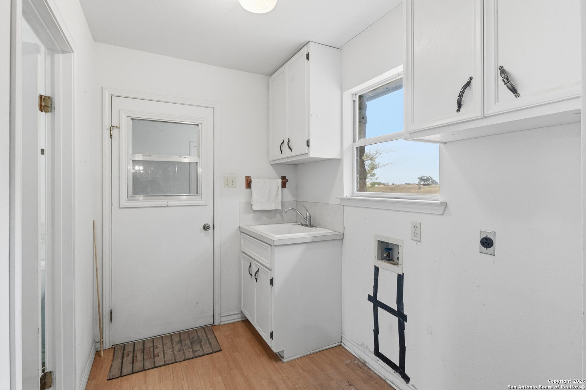 9325 Fm 1339, MARTINDALE, TX, 78655