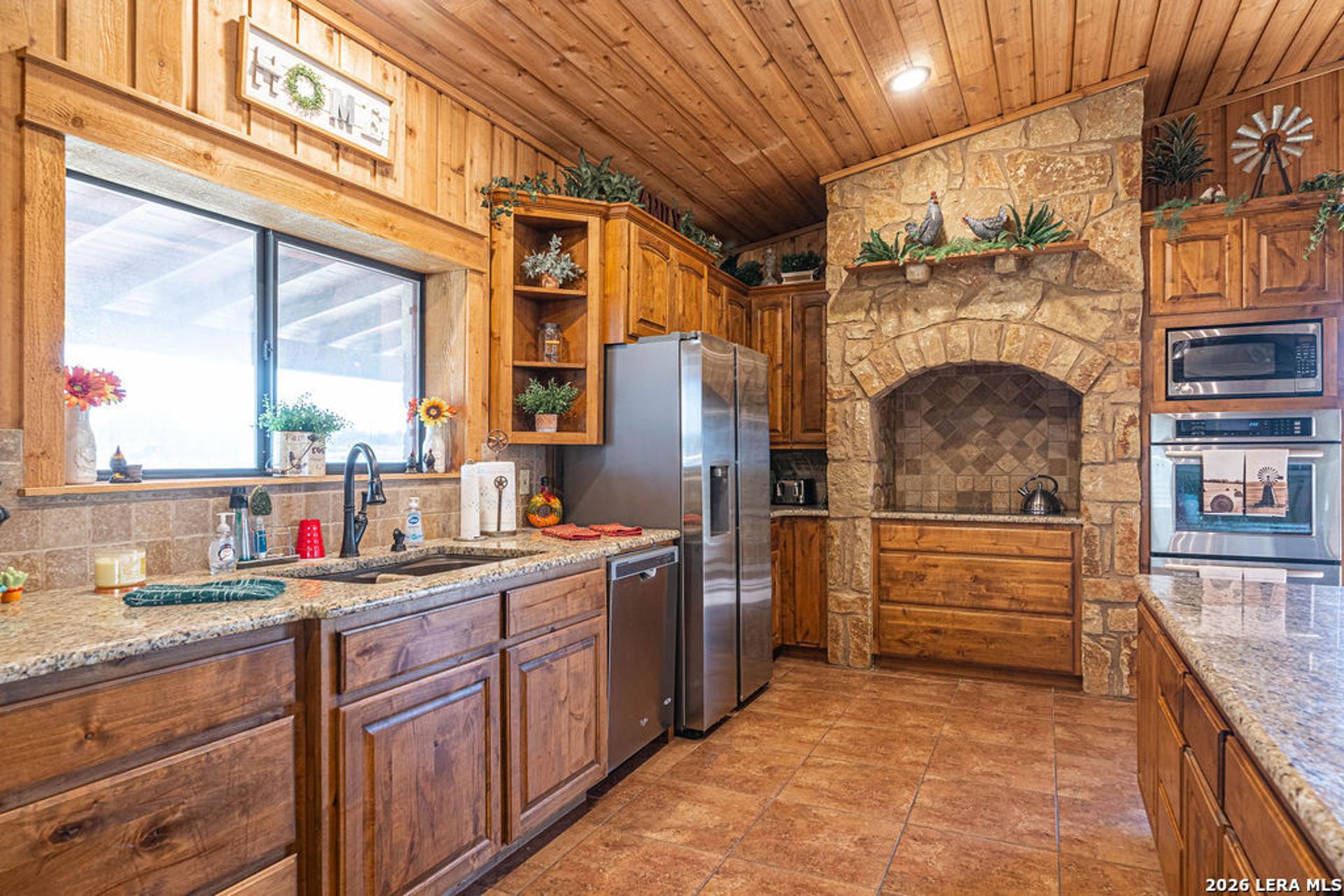 13633 US HIGHWAY 87 SOUTH, ADKINS, TX, 78101