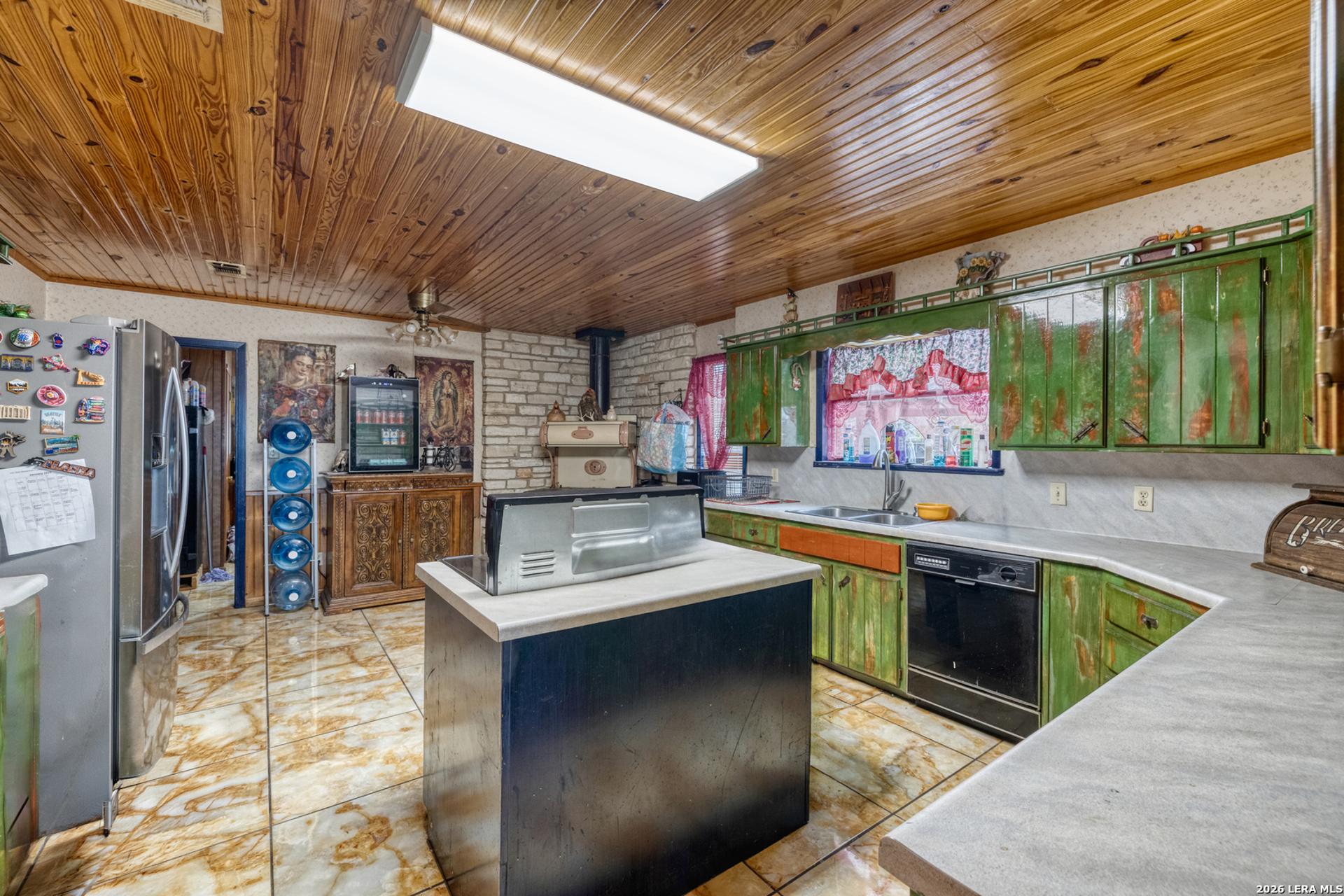 969 WALTER WHITE RANCH RD, LEAKEY, TX, 78873