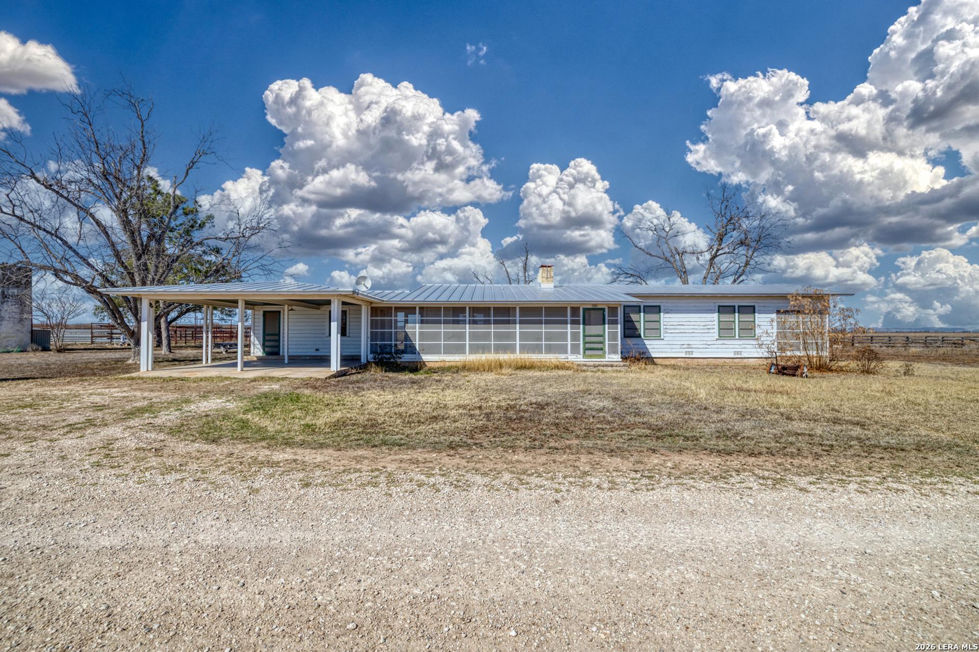 500 PR 3300 FM 1049N, KNIPPA, TX, 78801