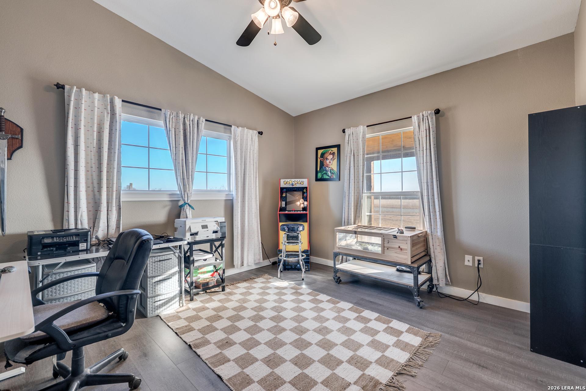 1725 Fm 2504, POTEET, TX, 78065