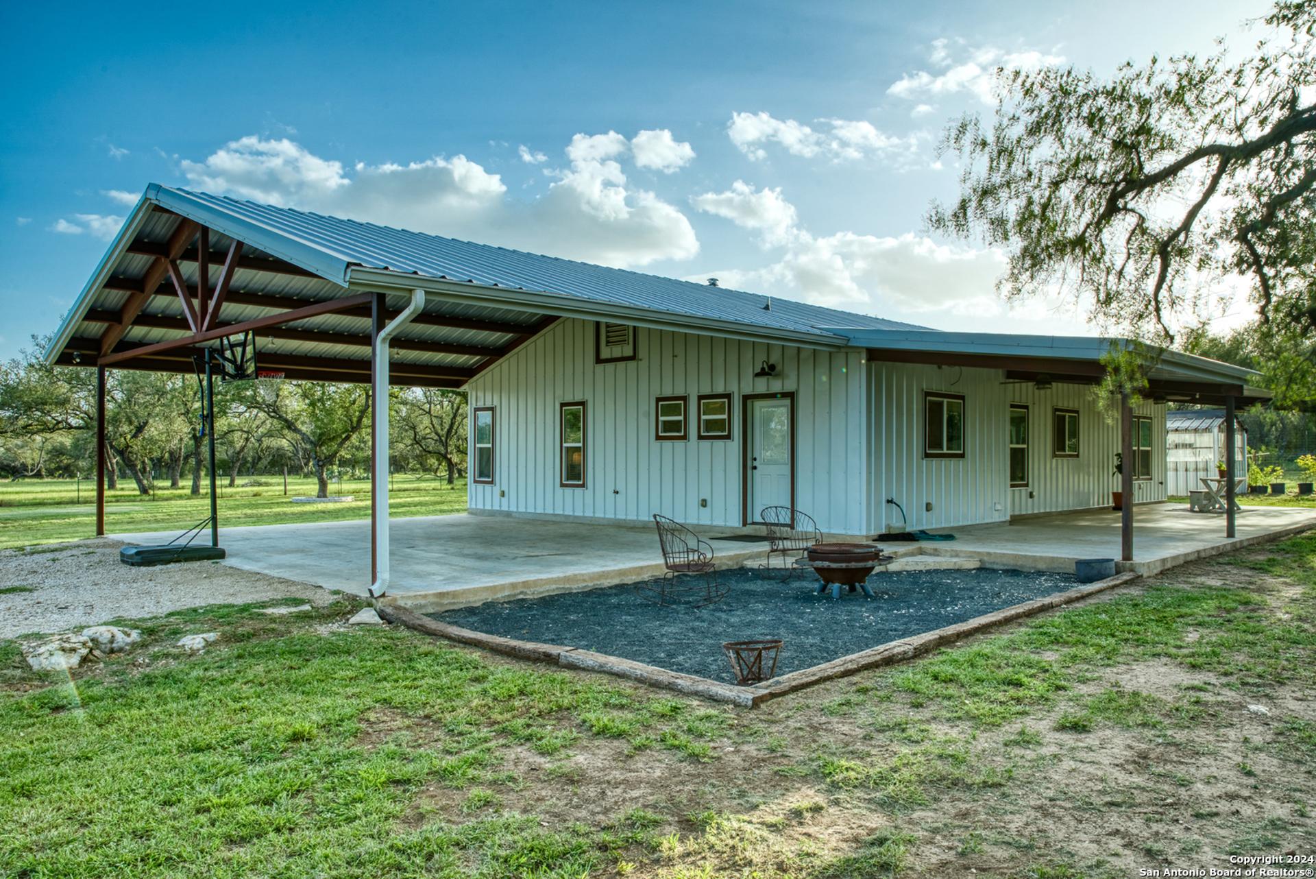 623 Fm 1796, UTOPIA, TX, 78884