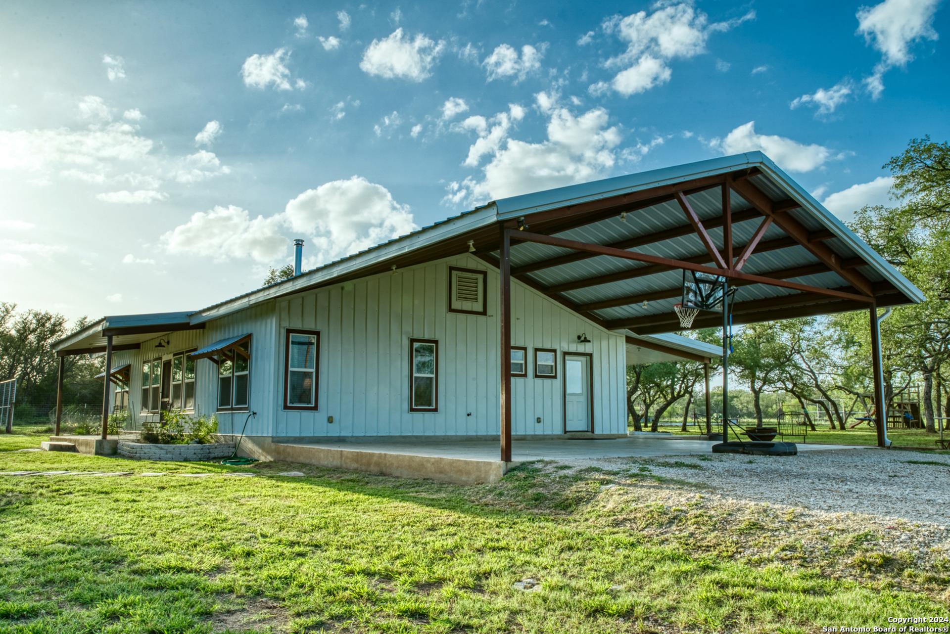 623 Fm 1796, UTOPIA, TX, 78884