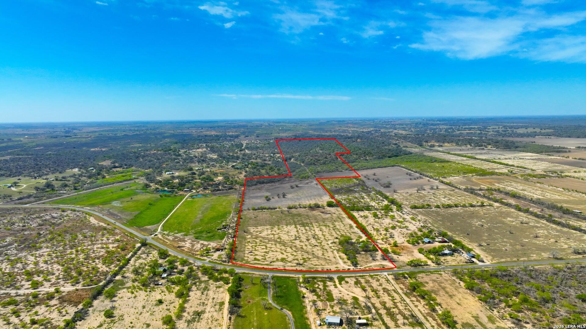 9521 Fm 1303, FLORESVILL, TX, 78114