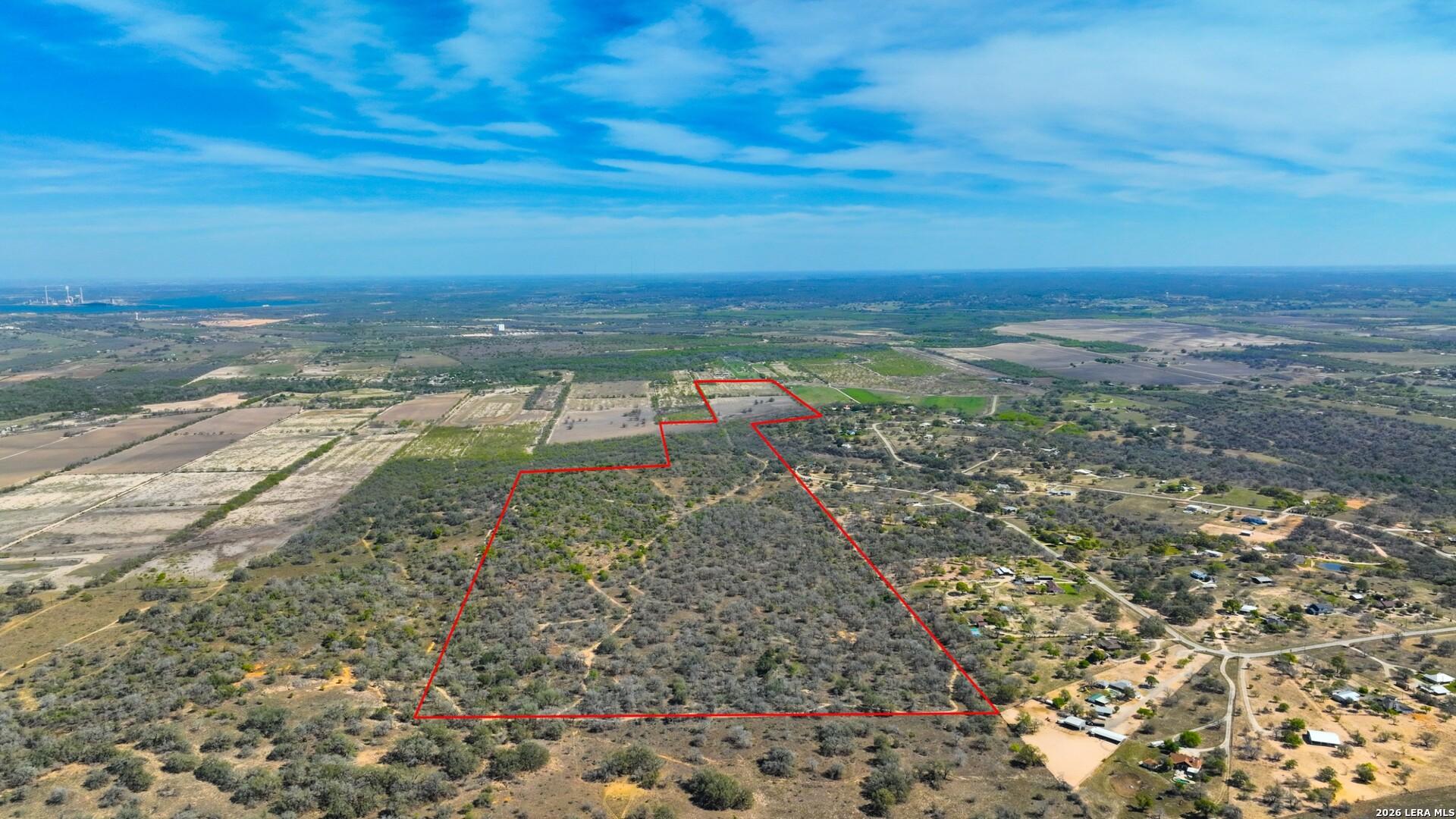 9521 Fm 1303, FLORESVILL, TX, 78114