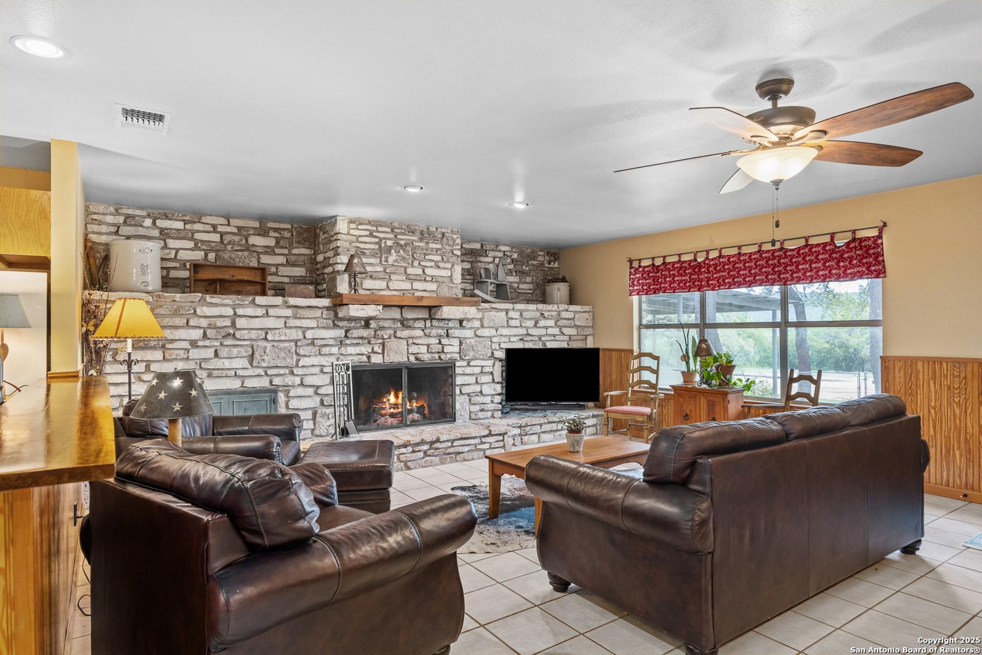 475 Stoney Hill, PIPE_CREEK, TX, 78063