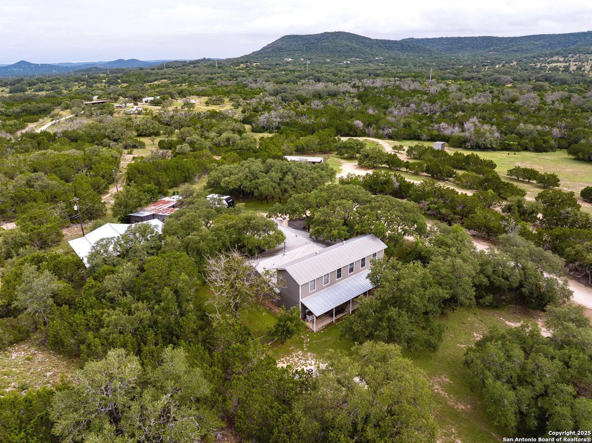 475 Stoney Hill, PIPE_CREEK, TX, 78063