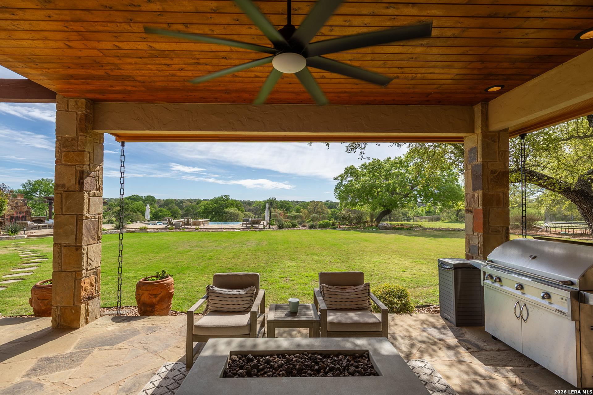 395 Bluff Creek, CENTERPOIN, TX, 78010