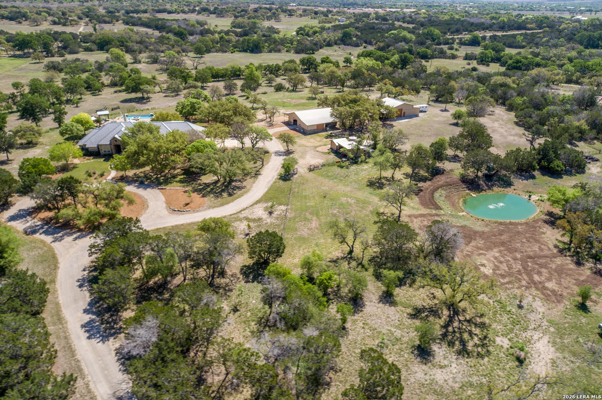 395 Bluff Creek, CENTERPOIN, TX, 78010