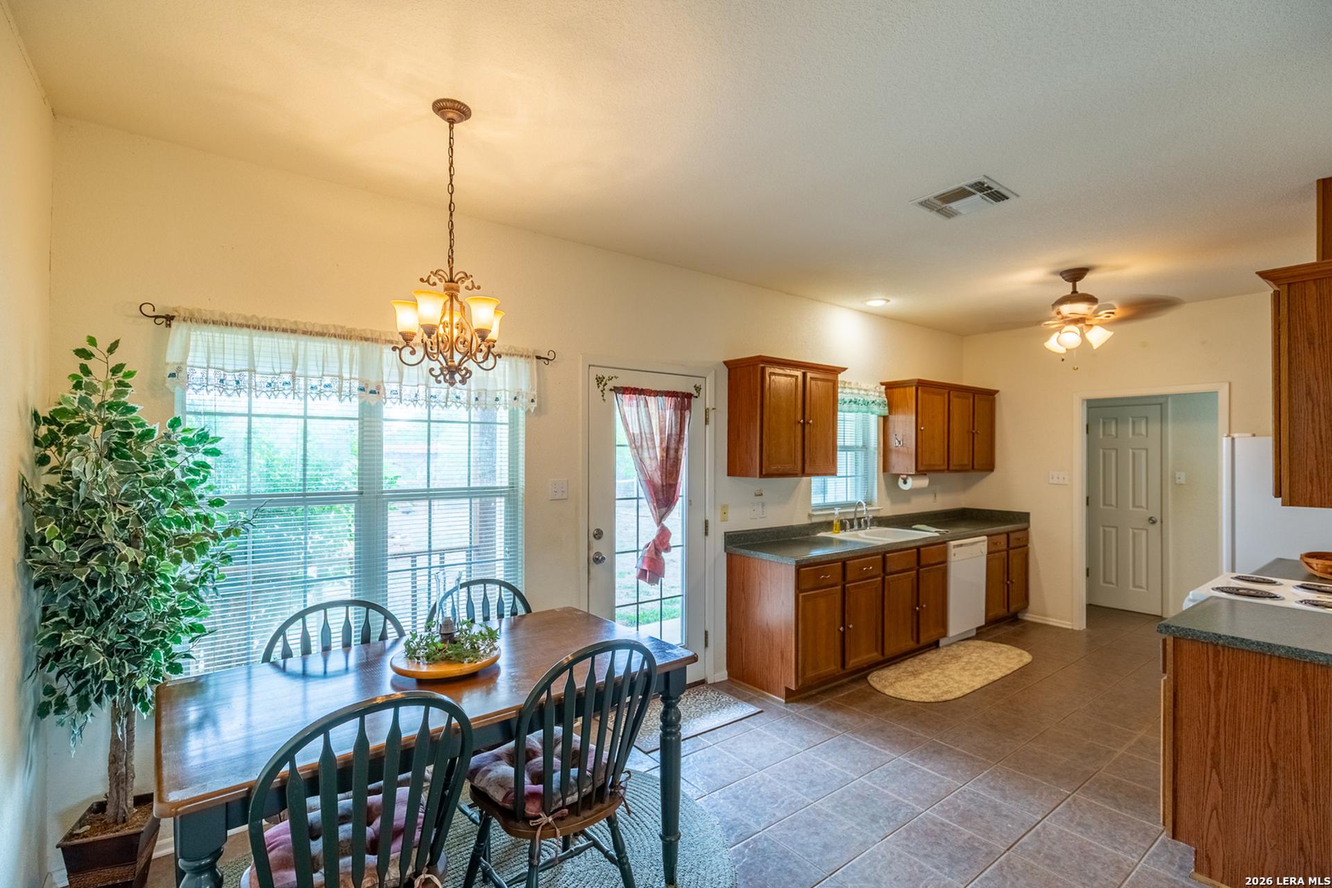 1277 County Road 138, FLORESVILL, TX, 78114