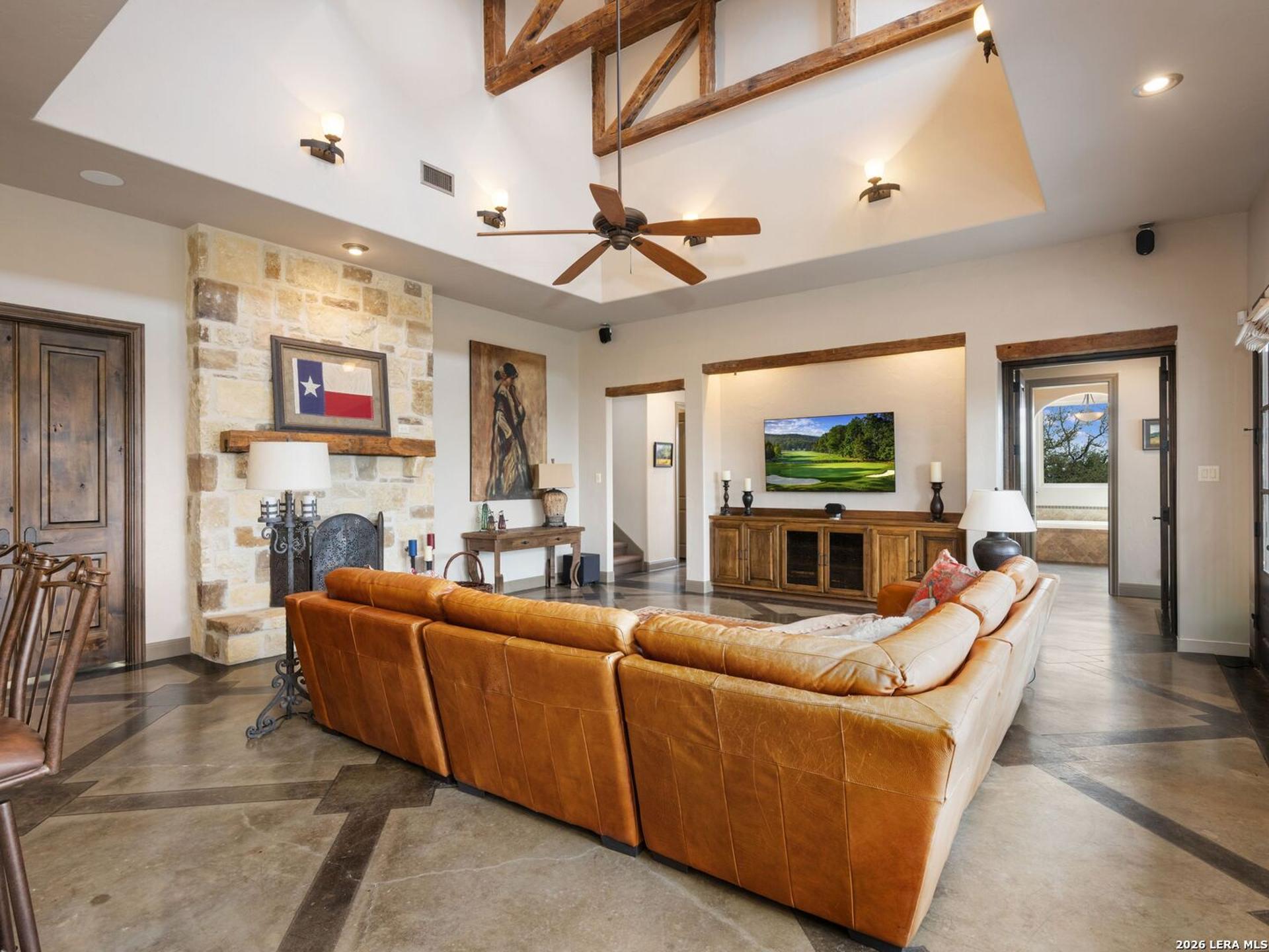 2601 B AND R RD, UTOPIA, TX, 78884