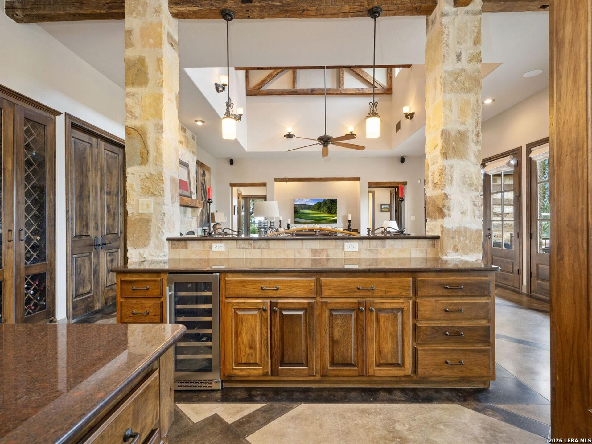 2717 B & R Rd, UTOPIA, TX, 78884