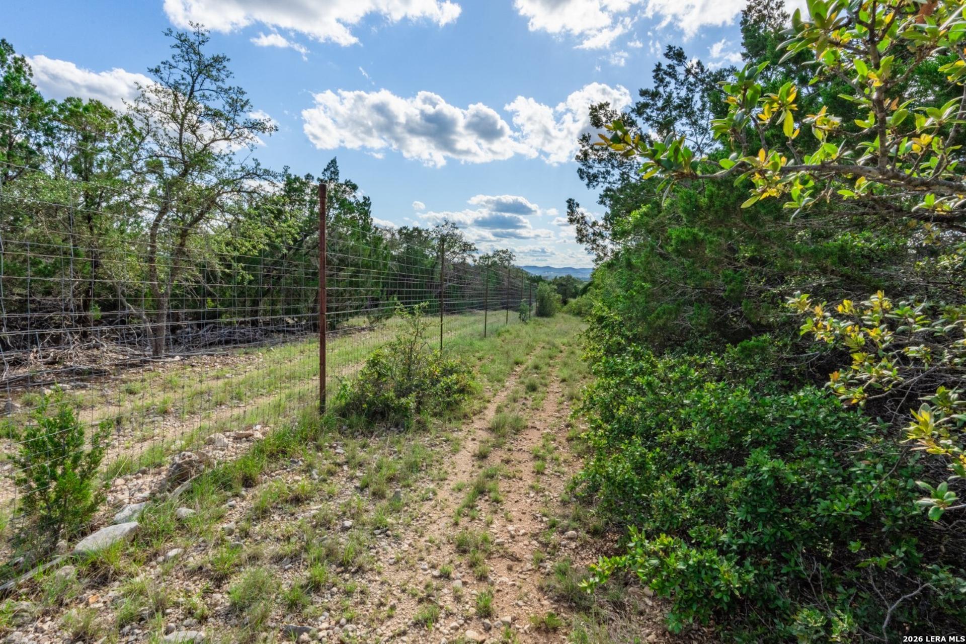 992 Bunk Road, UTOPIA, TX, 78884