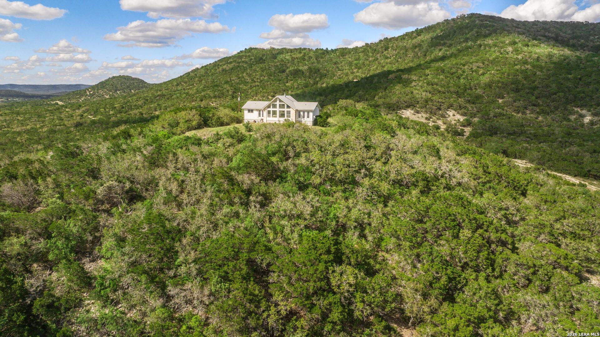 992 Bunk Road, UTOPIA, TX, 78884